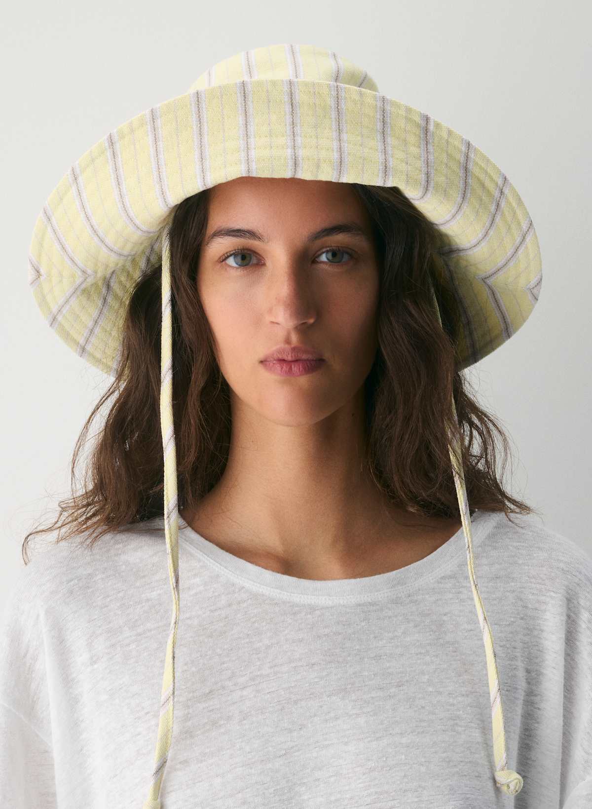 Aritzia Glint Medium-Brim Hat