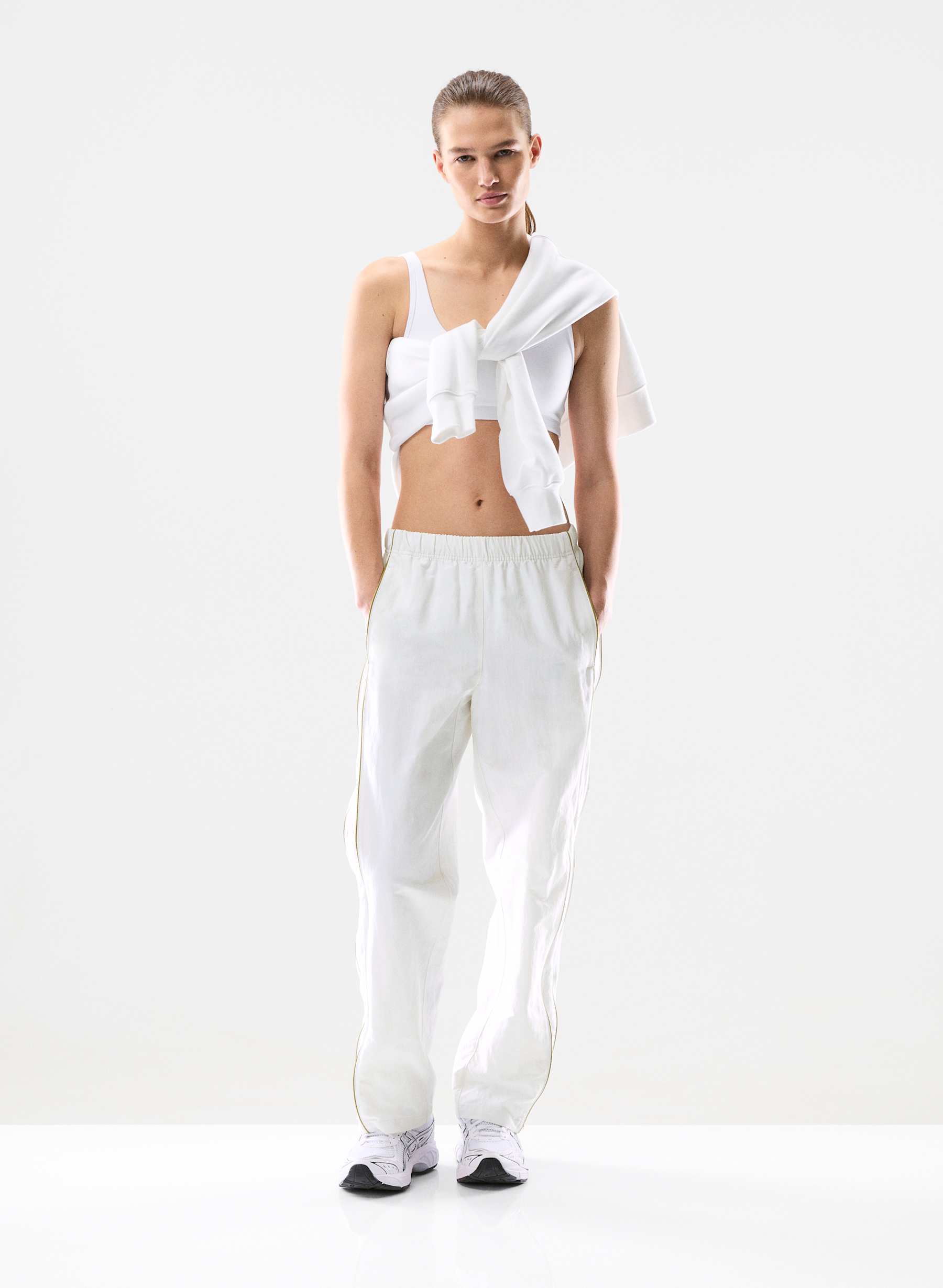Aritzia Victory Track Pant