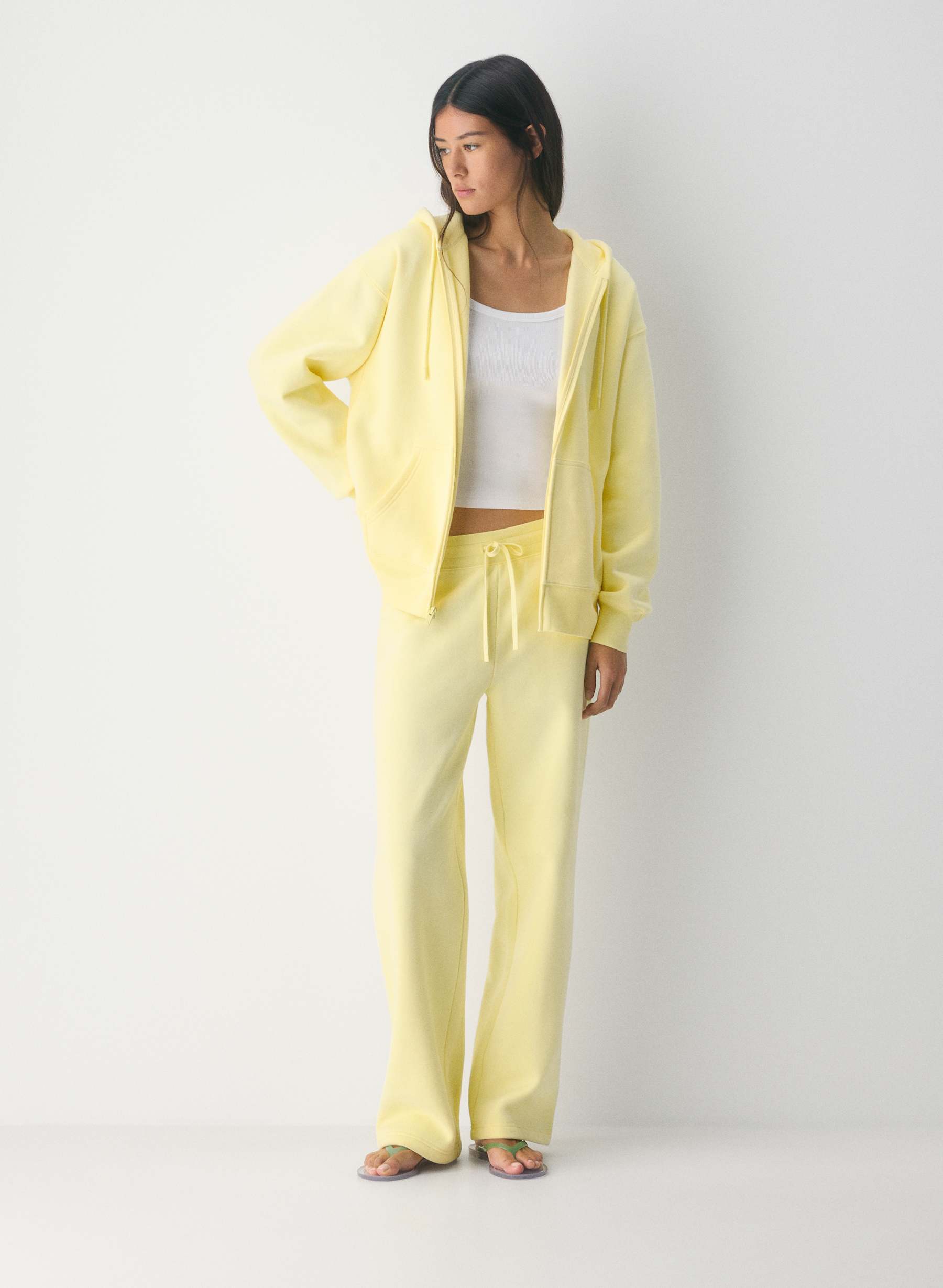 Aritzia Cozy Sweatfleece Perfect Banded Sweatpant