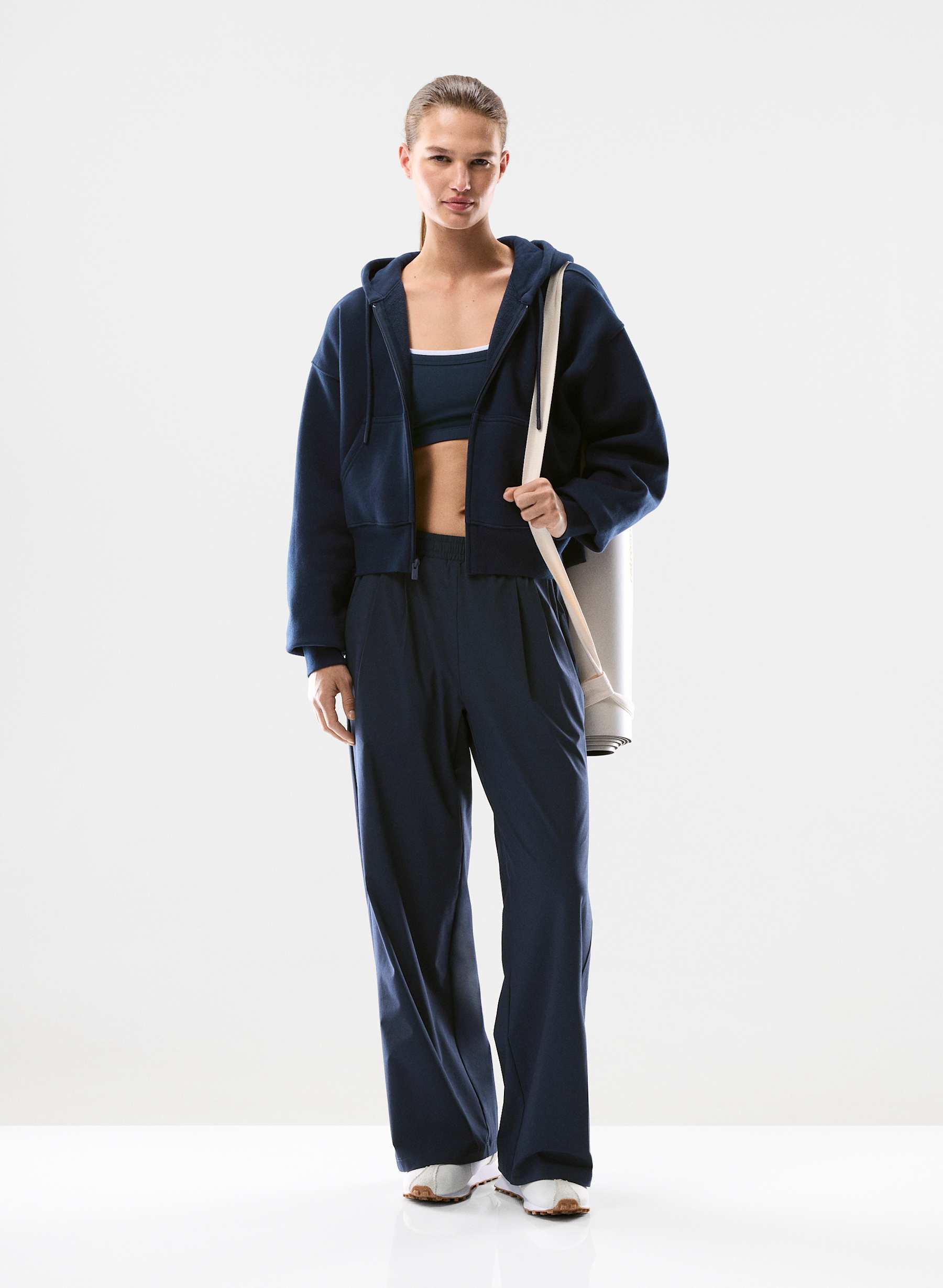 Aritzia Continuum Pant