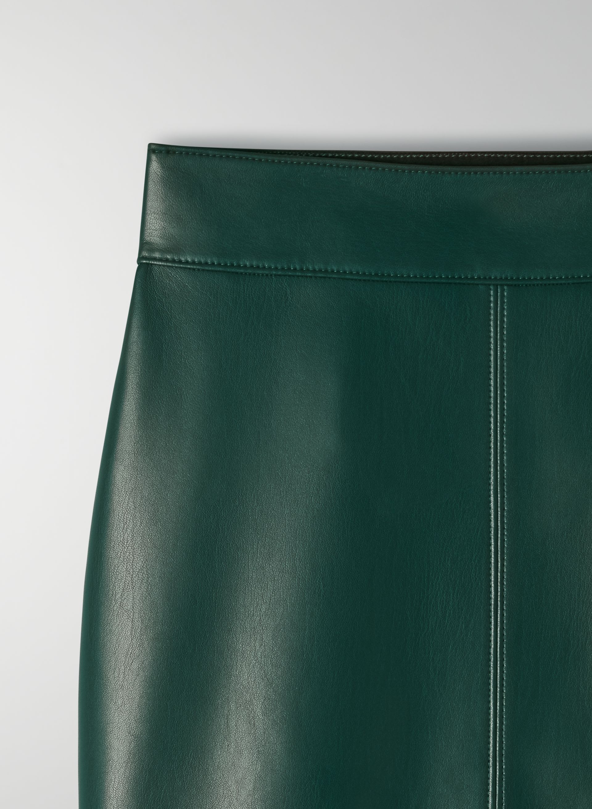 PEGU SKIRT | Aritzia