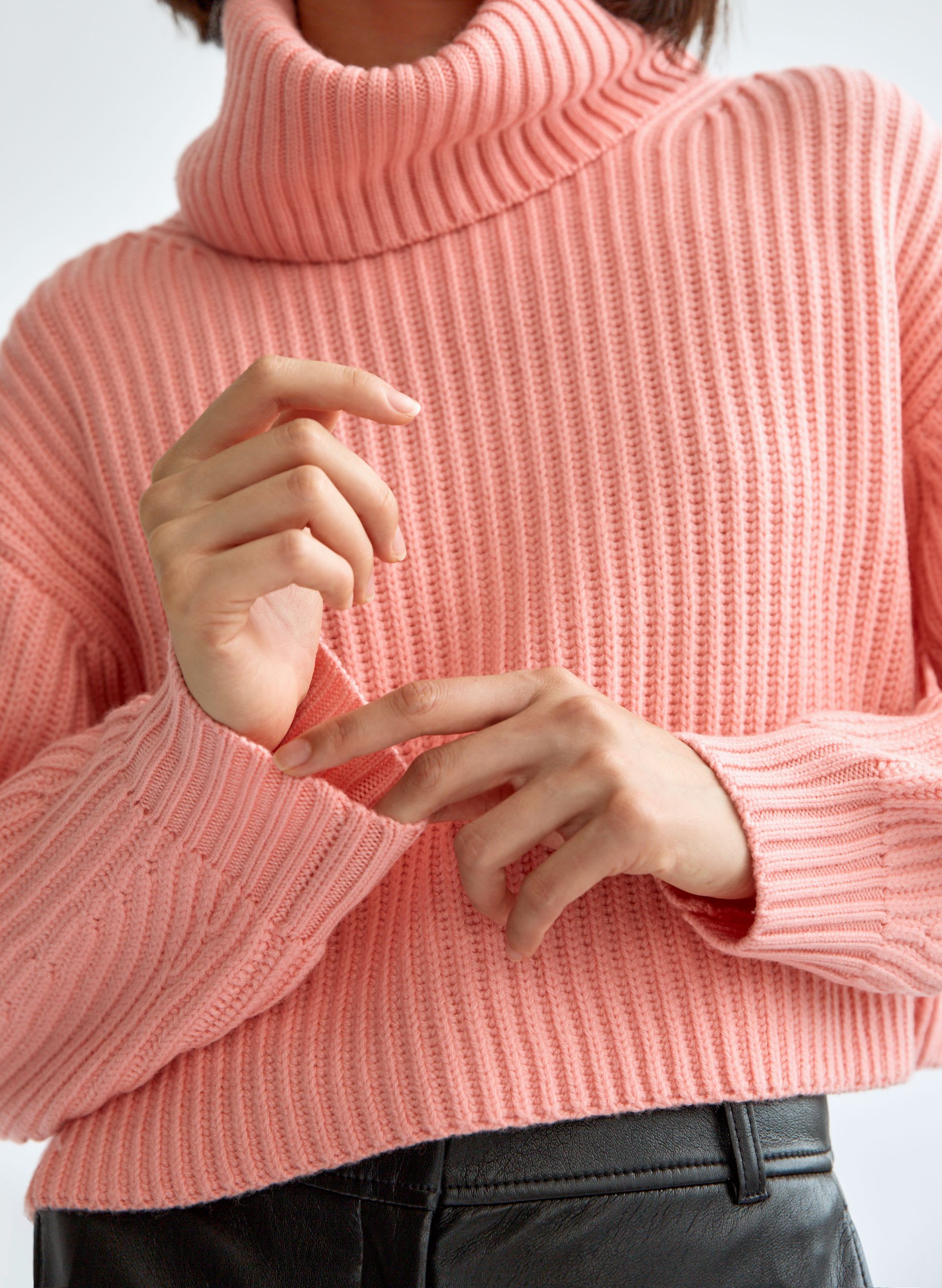 GUELL SWEATER | Aritzia