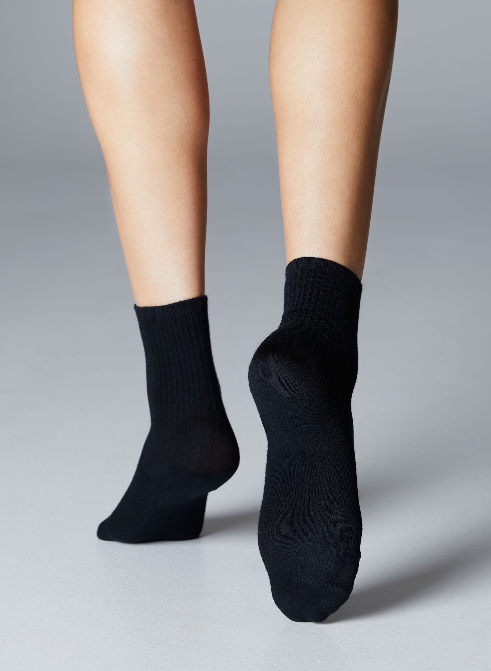 FINE CASHMERE CREW SOCK | Aritzia
