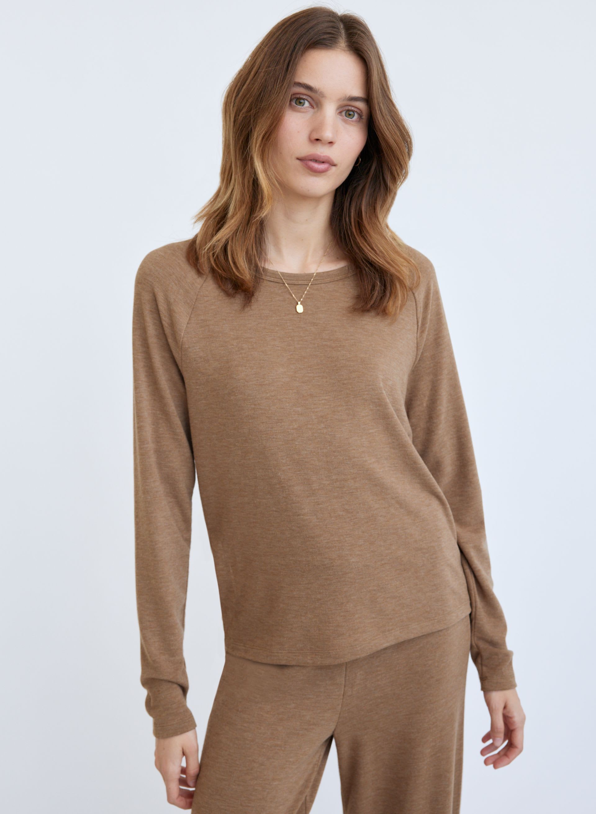 FREE LOUNGE LONGSLEEVE | Aritzia