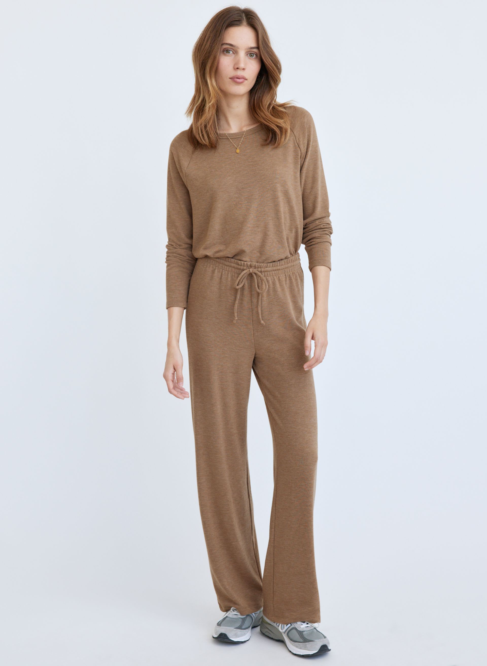 FREE LOUNGE LONGSLEEVE | Aritzia