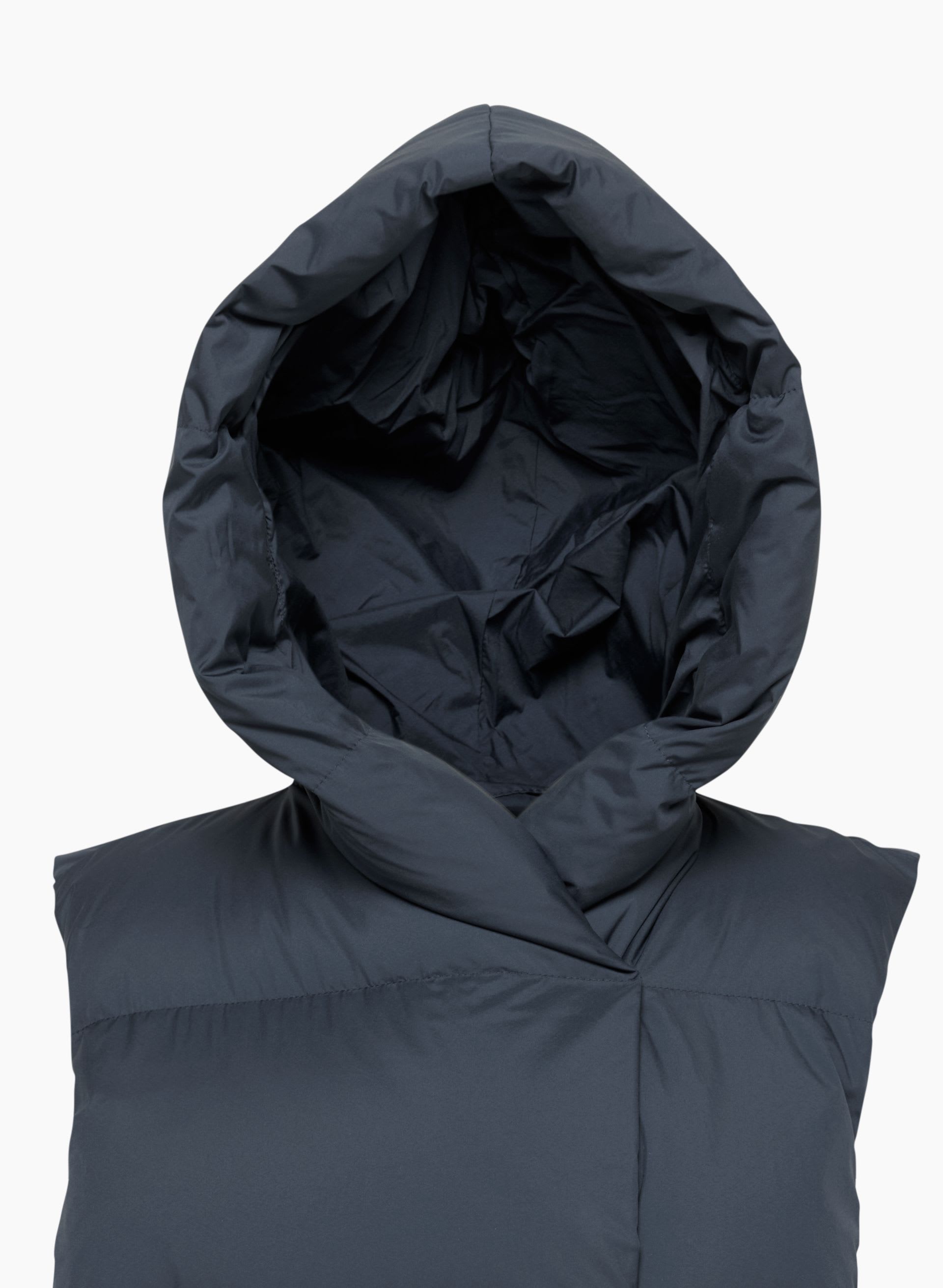 THE DUVET PUFFER VEST | Aritzia