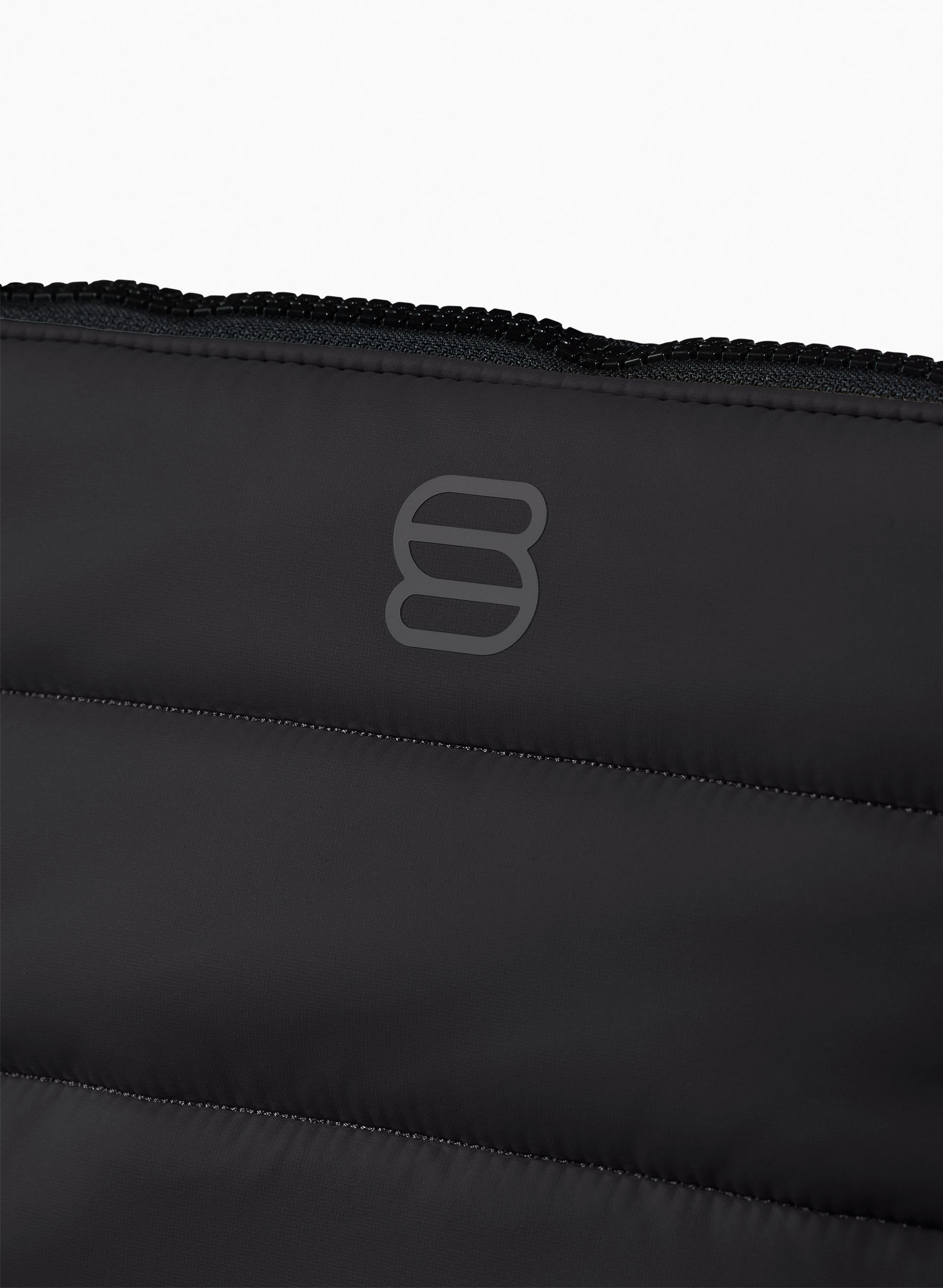 THE SUPER PUFF™ POUCH | Aritzia