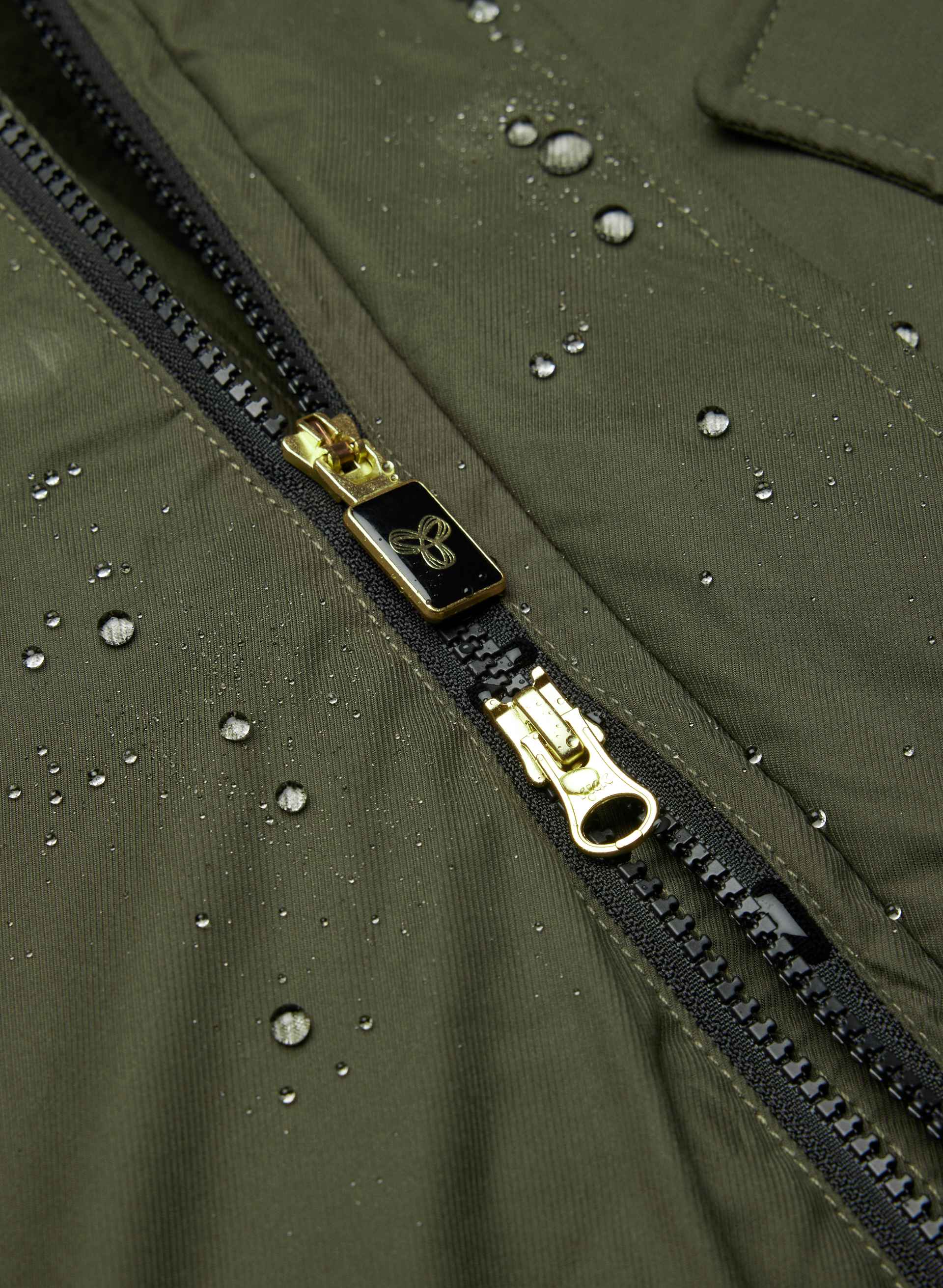 THE SUMMIT PARKA | Aritzia