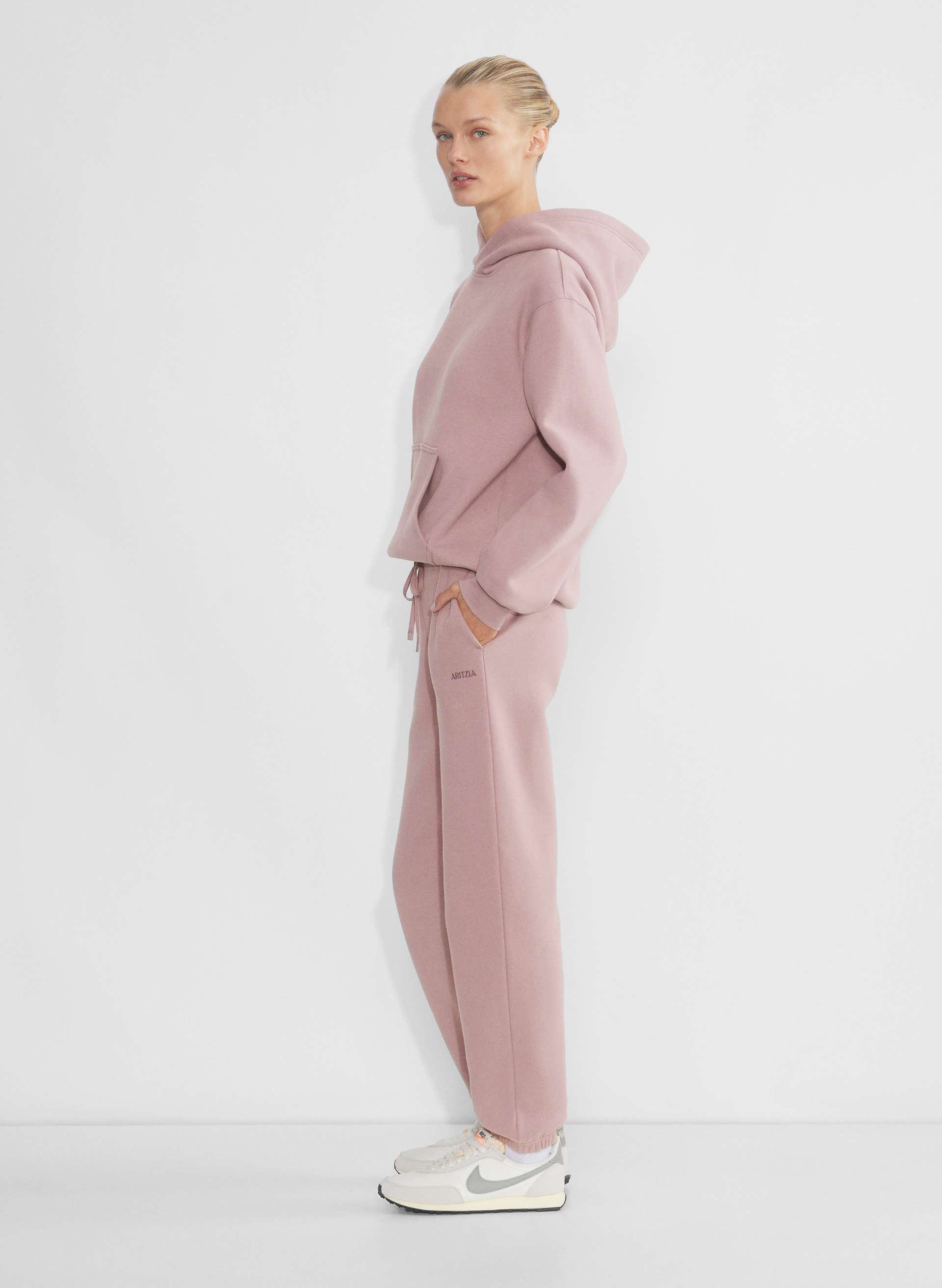 COZY FLEECE PERFECT BANDED JOGGER | Aritzia