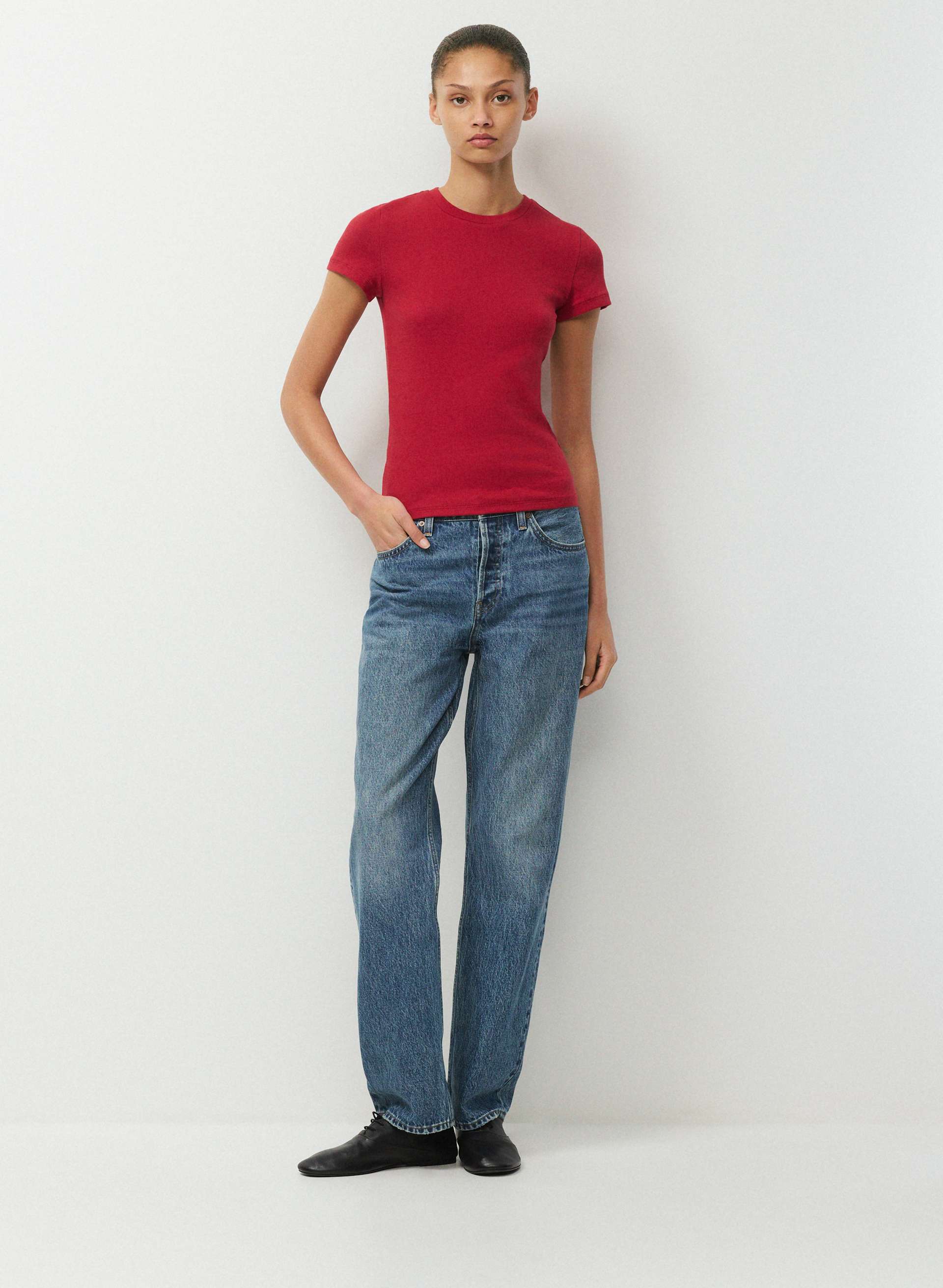 HOMESTRETCH™ RIB TUNE T-SHIRT - Stretchy ribbed cotton crewneck t-shirt. 