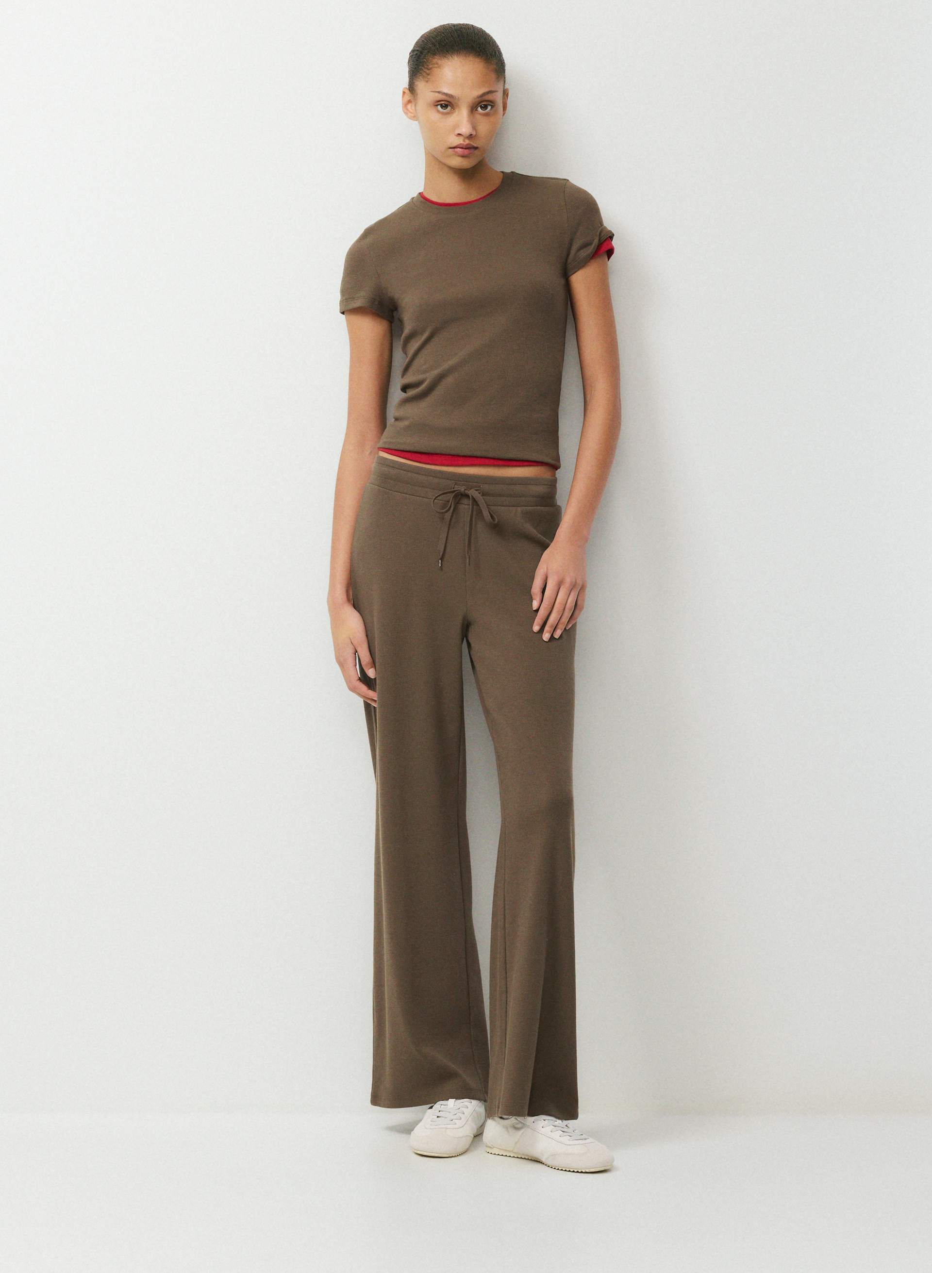 HOMESTRETCH™ RIB TUNE T-SHIRT - Stretchy ribbed cotton crewneck t-shirt. 