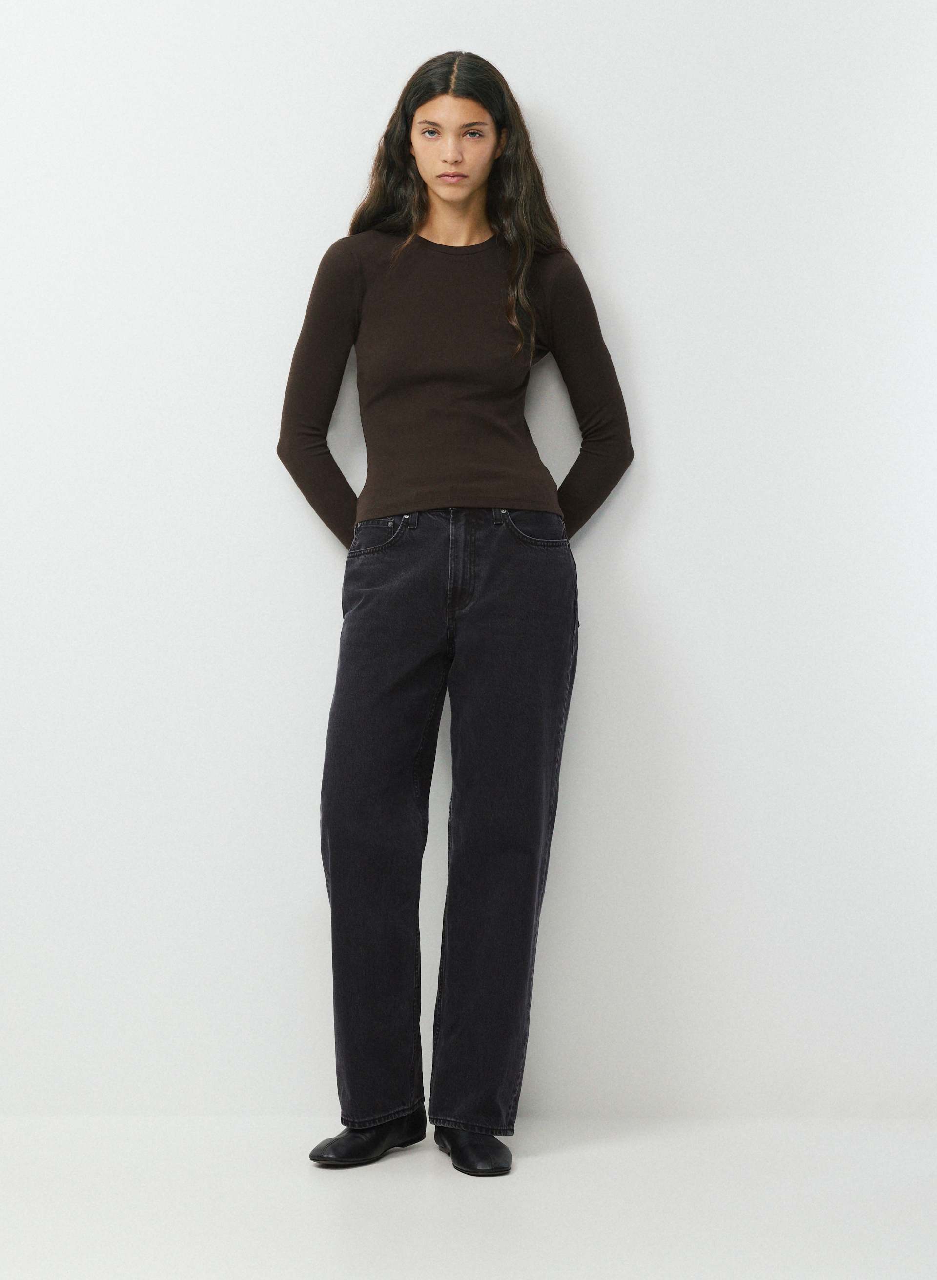 HOMESTRETCH™ RIB SOLO LONGSLEEVE - Stretchy ribbed cotton crewneck longsleeve. 