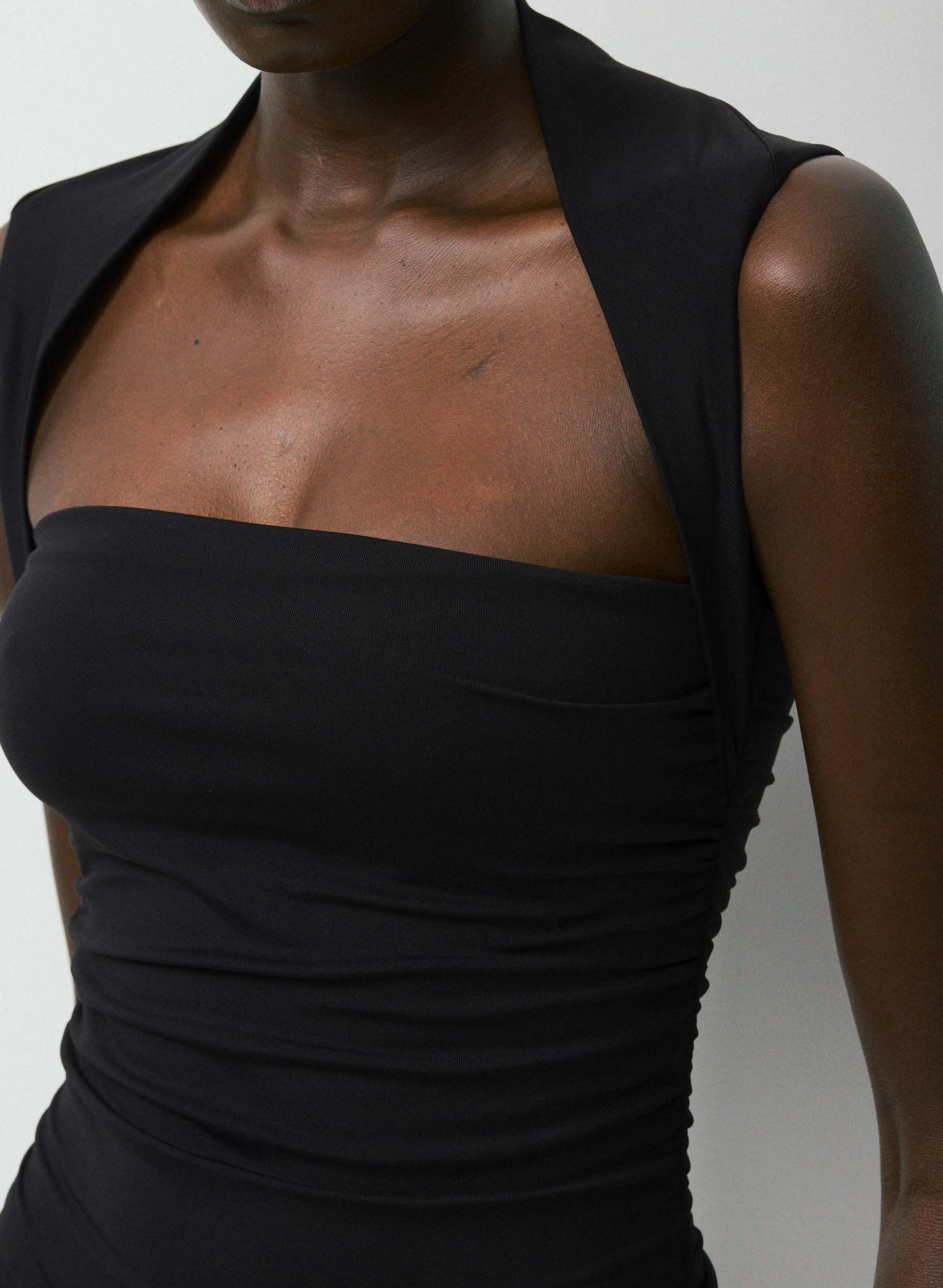【人気完売】ARITZIA Contour Flourish Top 黒 Original Contour Flourish Top | Aritzia US
