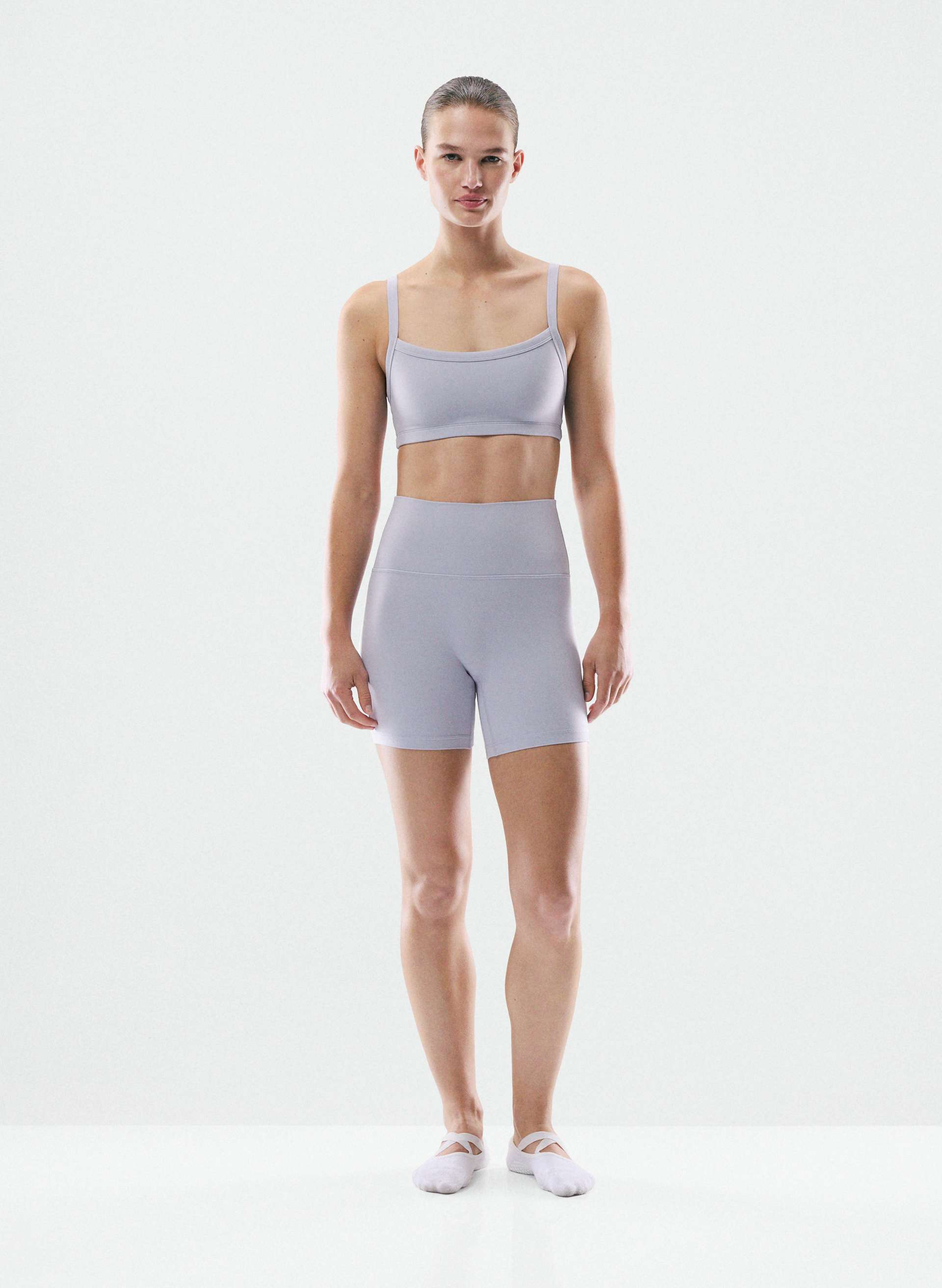BUTTER TUMBLER BRA TOP - A/B CUP - Sweat-wicking scoopneck bra top for A/B cups. 