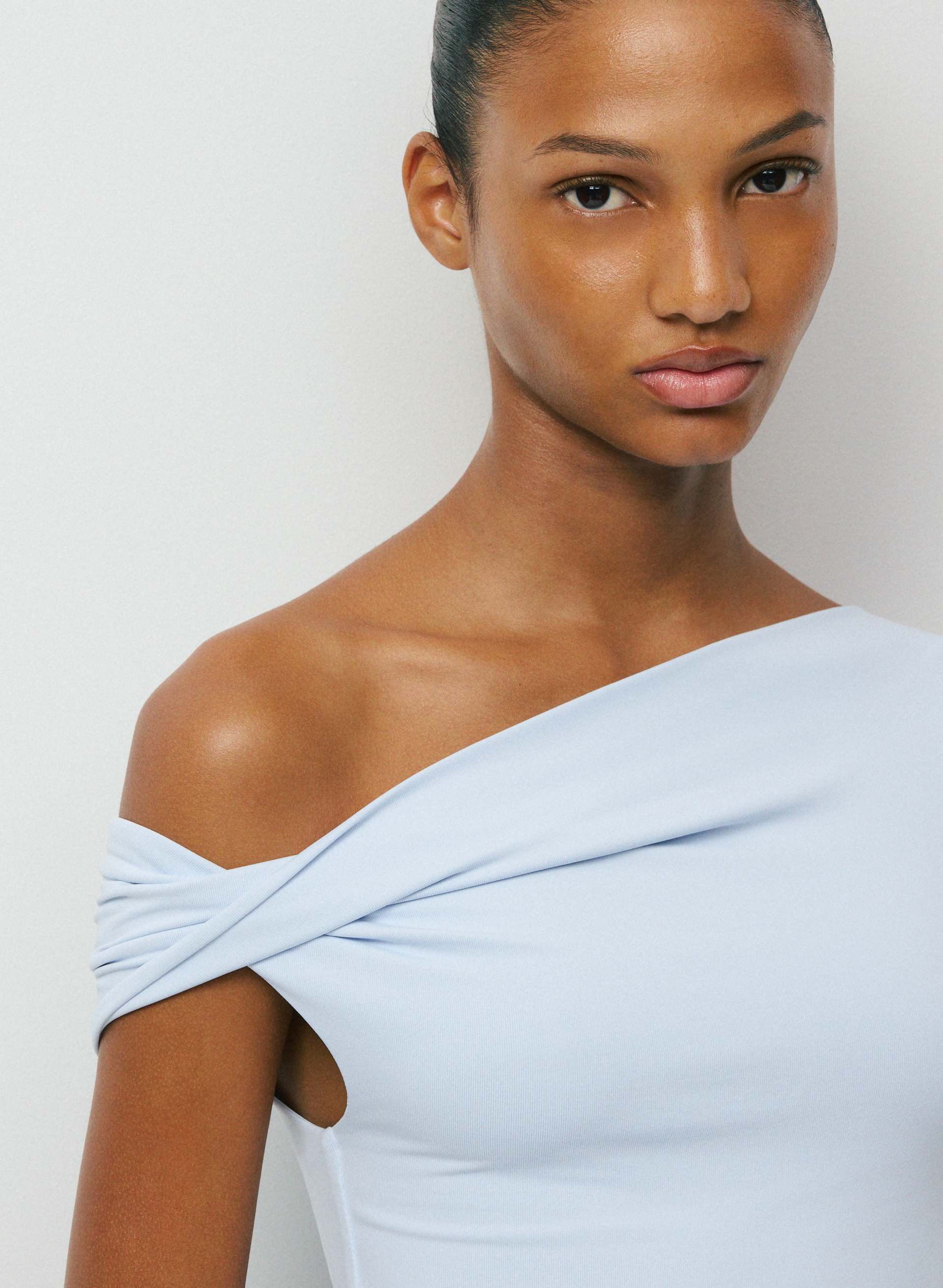 ORIGINAL CONTOUR RAVISH TOP | Aritzia