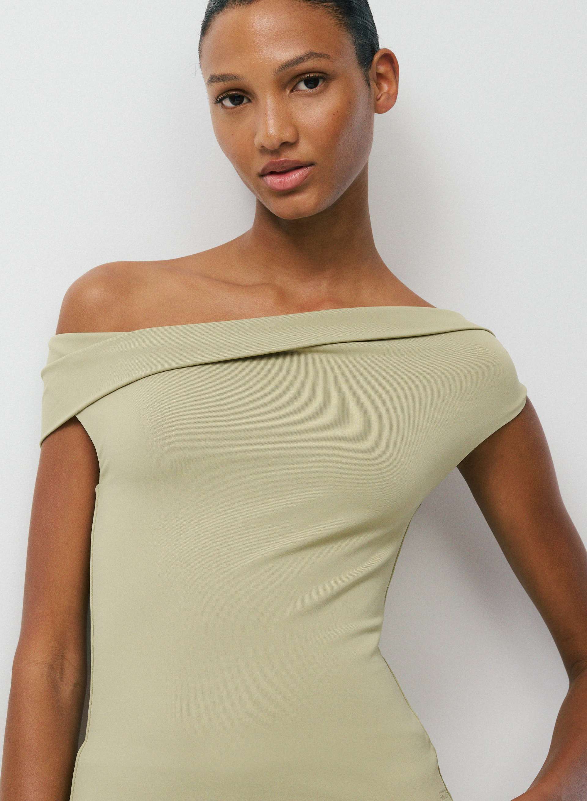 ORIGINAL CONTOUR RAVISH TOP | Aritzia