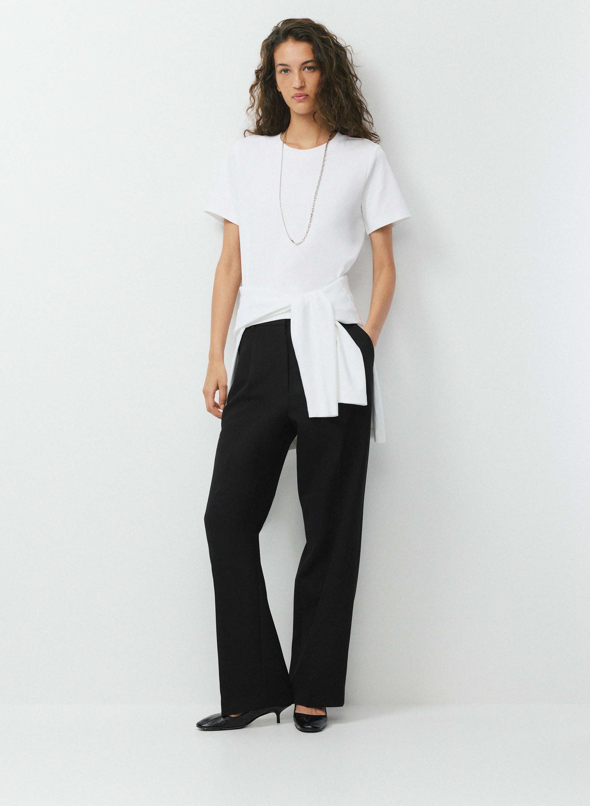 ARGUE SOFY LONG-T-SHIRTS/ホワイト、ブラック　2枚セット InterLock Cotton Function T-Shirt | Aritzia US