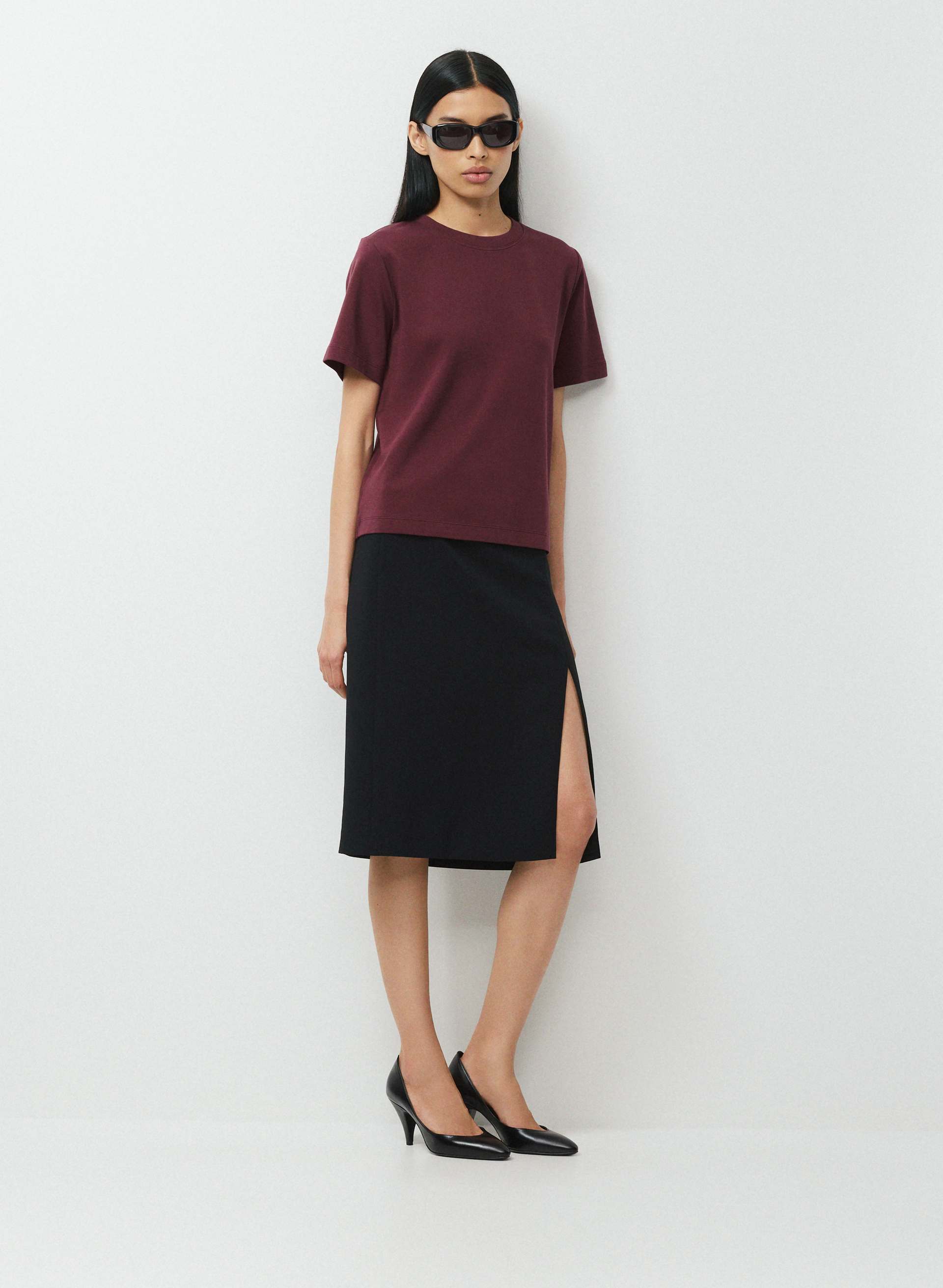 INTERLOCK COTTON FUNCTION T-SHIRT - Double-knit 100% cotton crewneck t-shirt with a classic fit. 