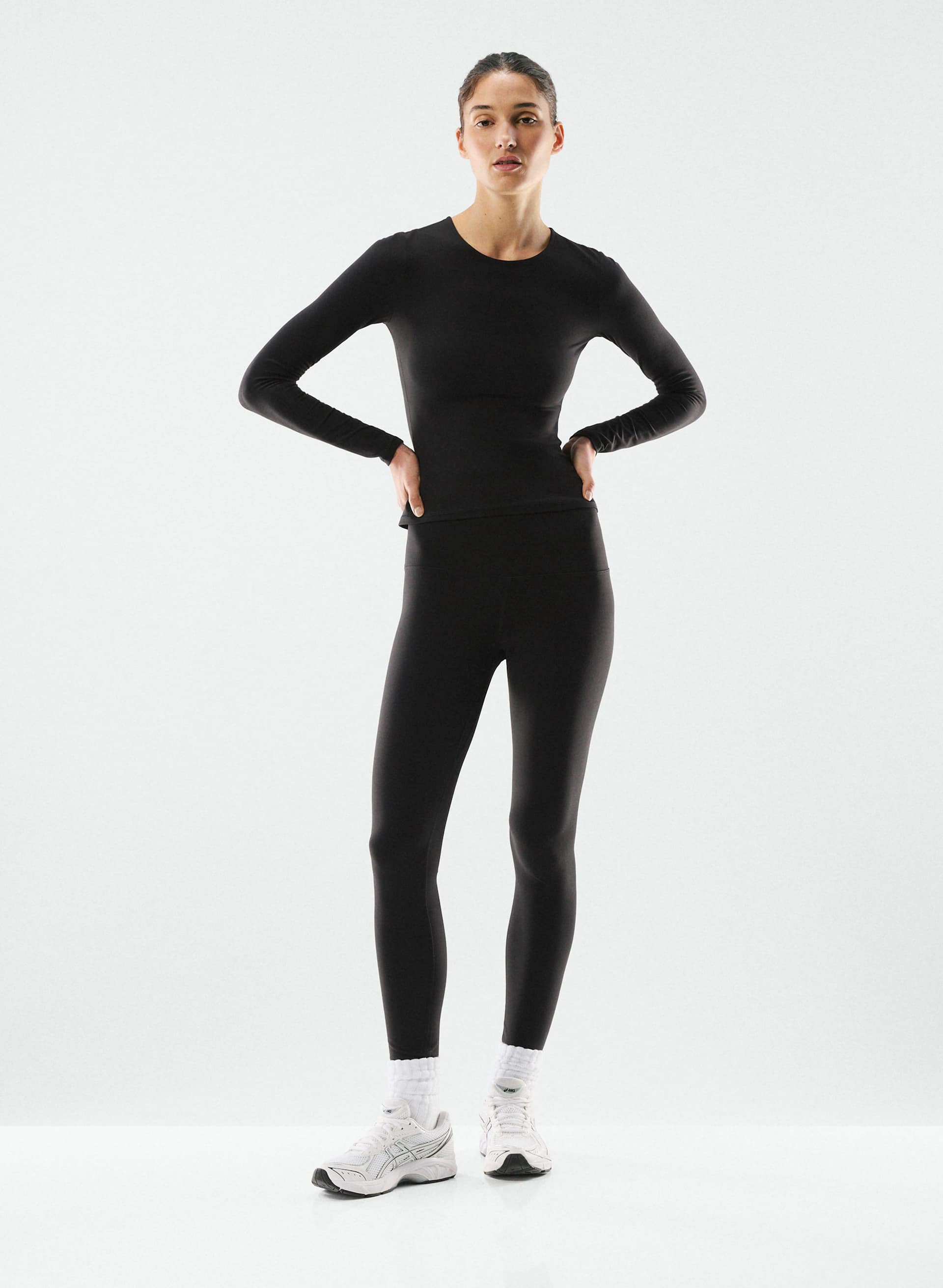 BUTTER ESSENTIAL LONGSLEEVE | Aritzia