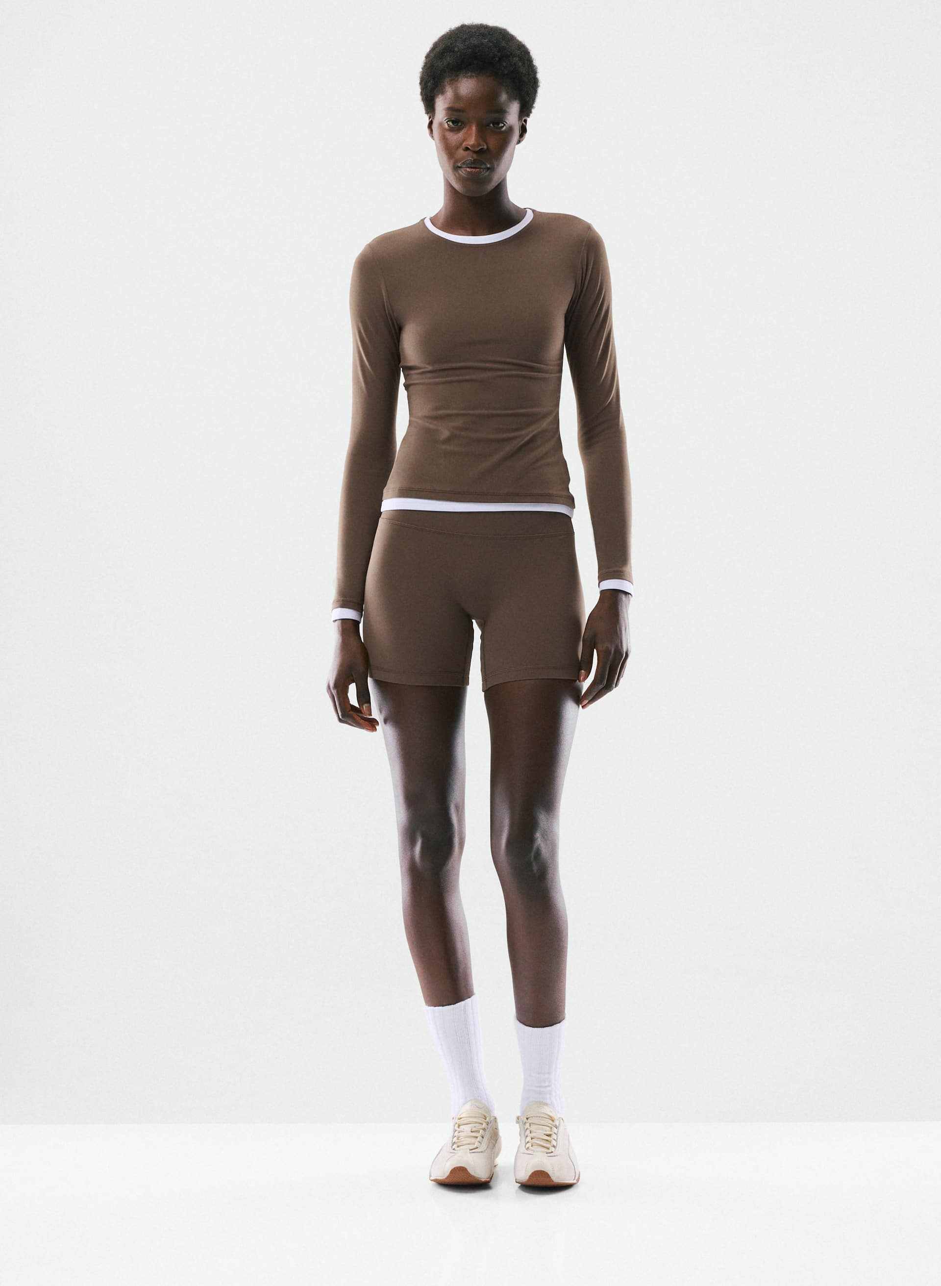 HAUT ESSENTIAL À MANCHES LONGUES - BUTTER | Aritzia