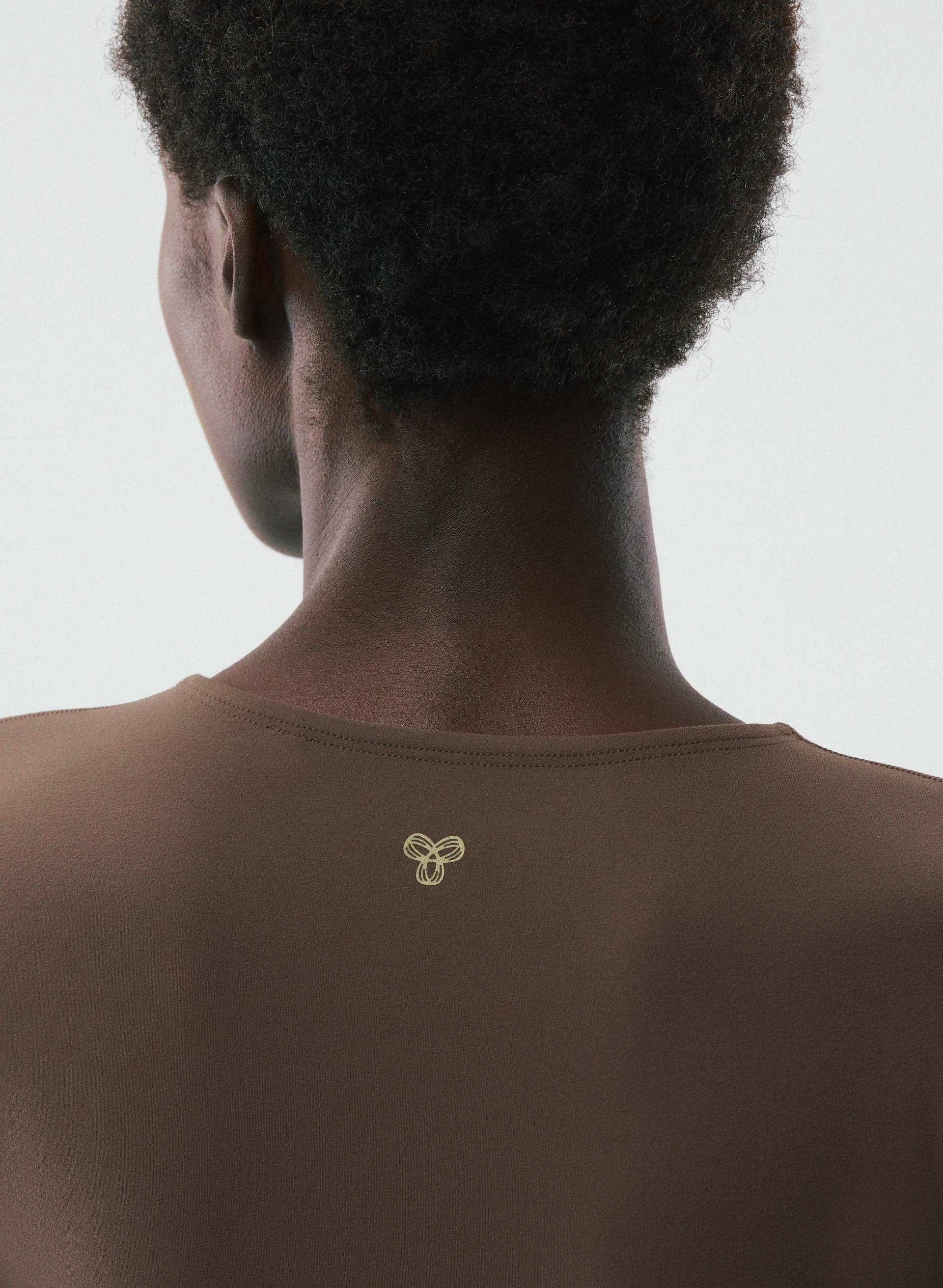 HAUT ESSENTIAL À MANCHES LONGUES - BUTTER | Aritzia