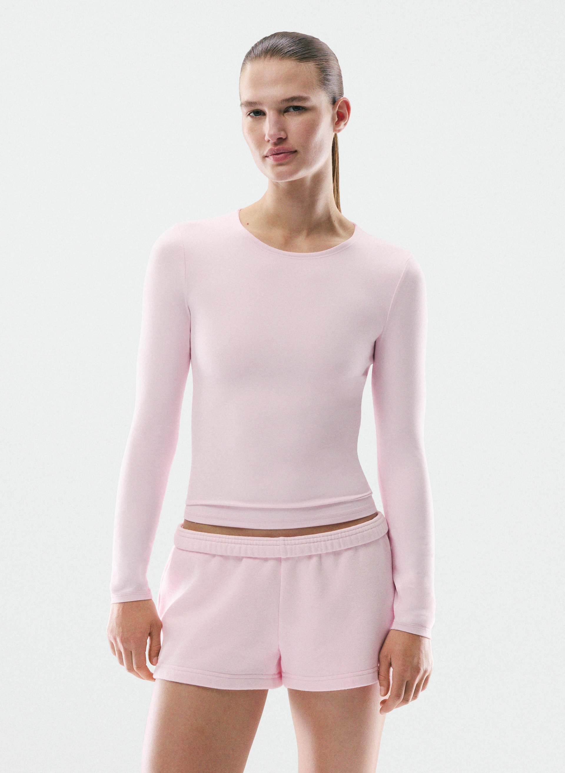 BUTTER ESSENTIAL LONGSLEEVE | Aritzia