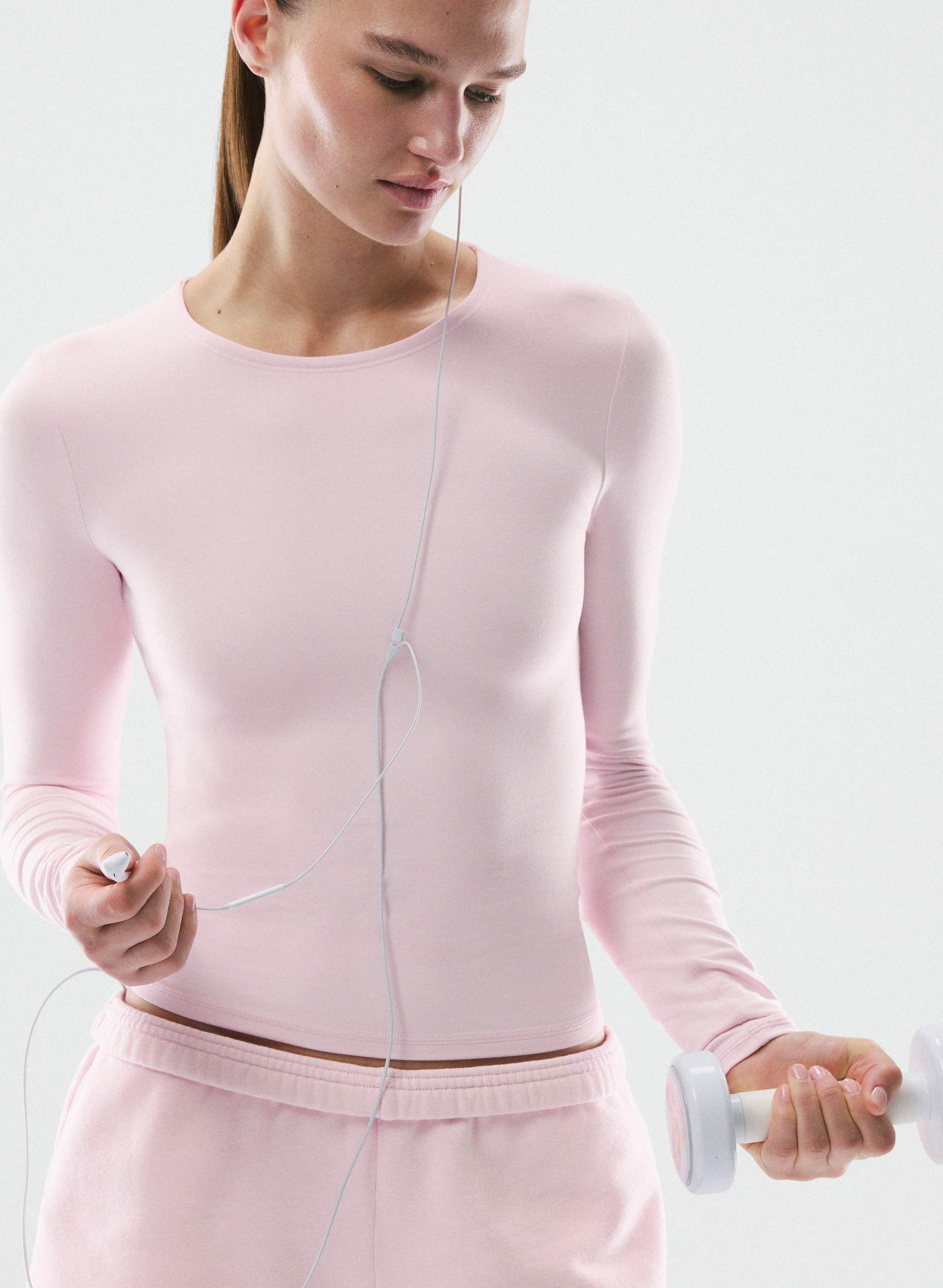 BUTTER ESSENTIAL LONGSLEEVE | Aritzia