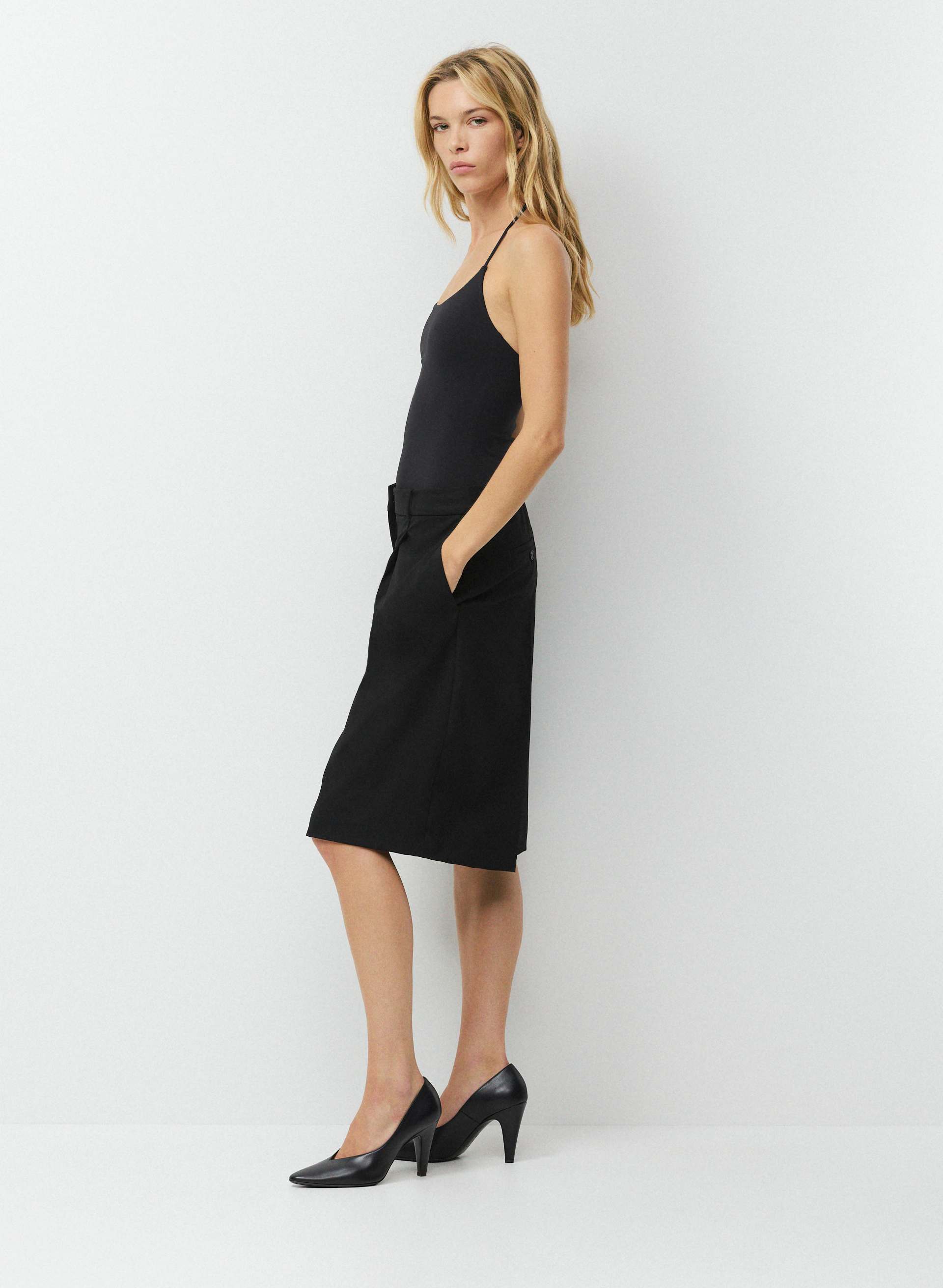 ORIGINAL CONTOUR GRACE HALTER TOP | Aritzia