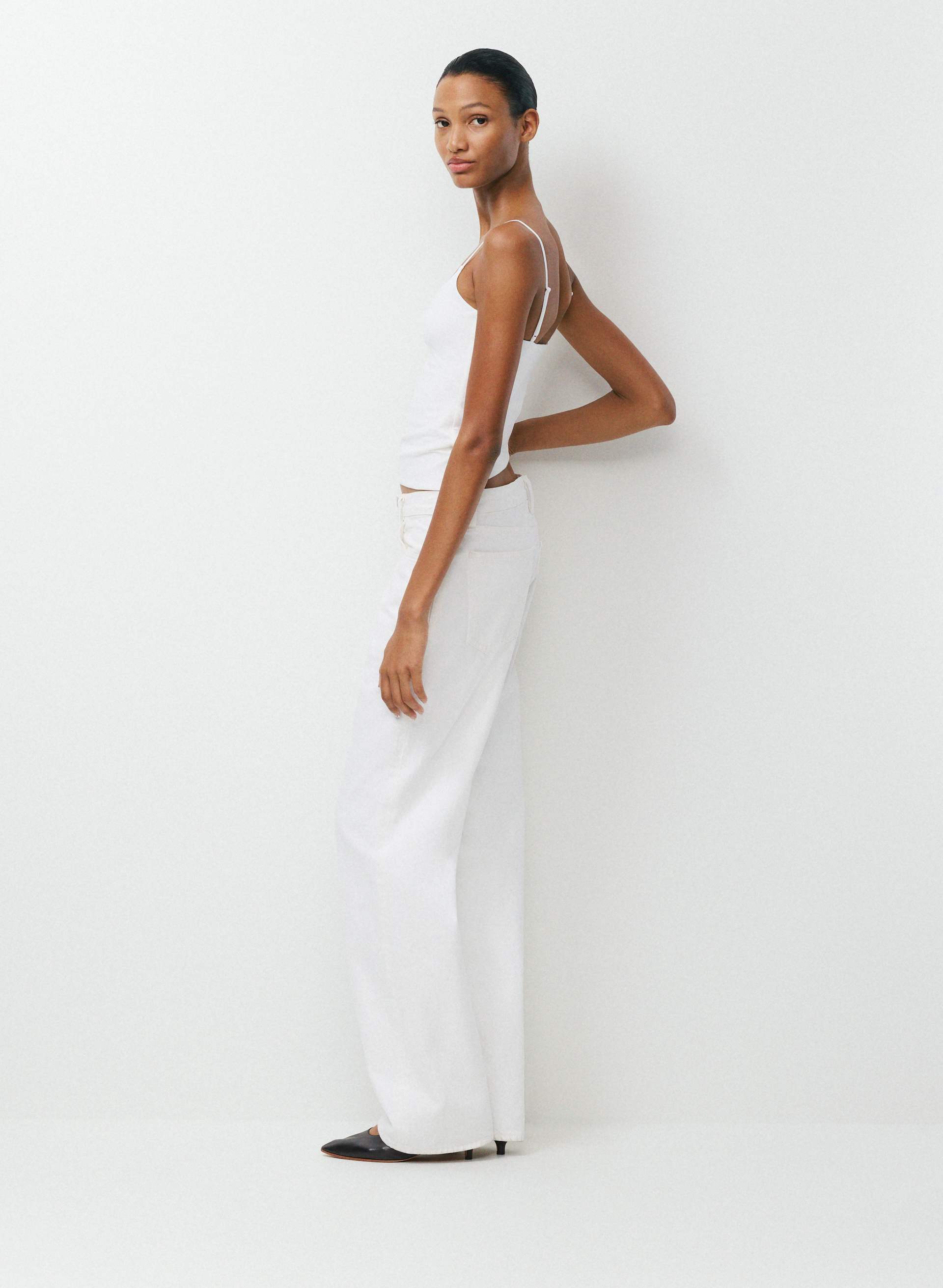 CASUAL CONTOUR PRESENCE CAMI TANK | Aritzia