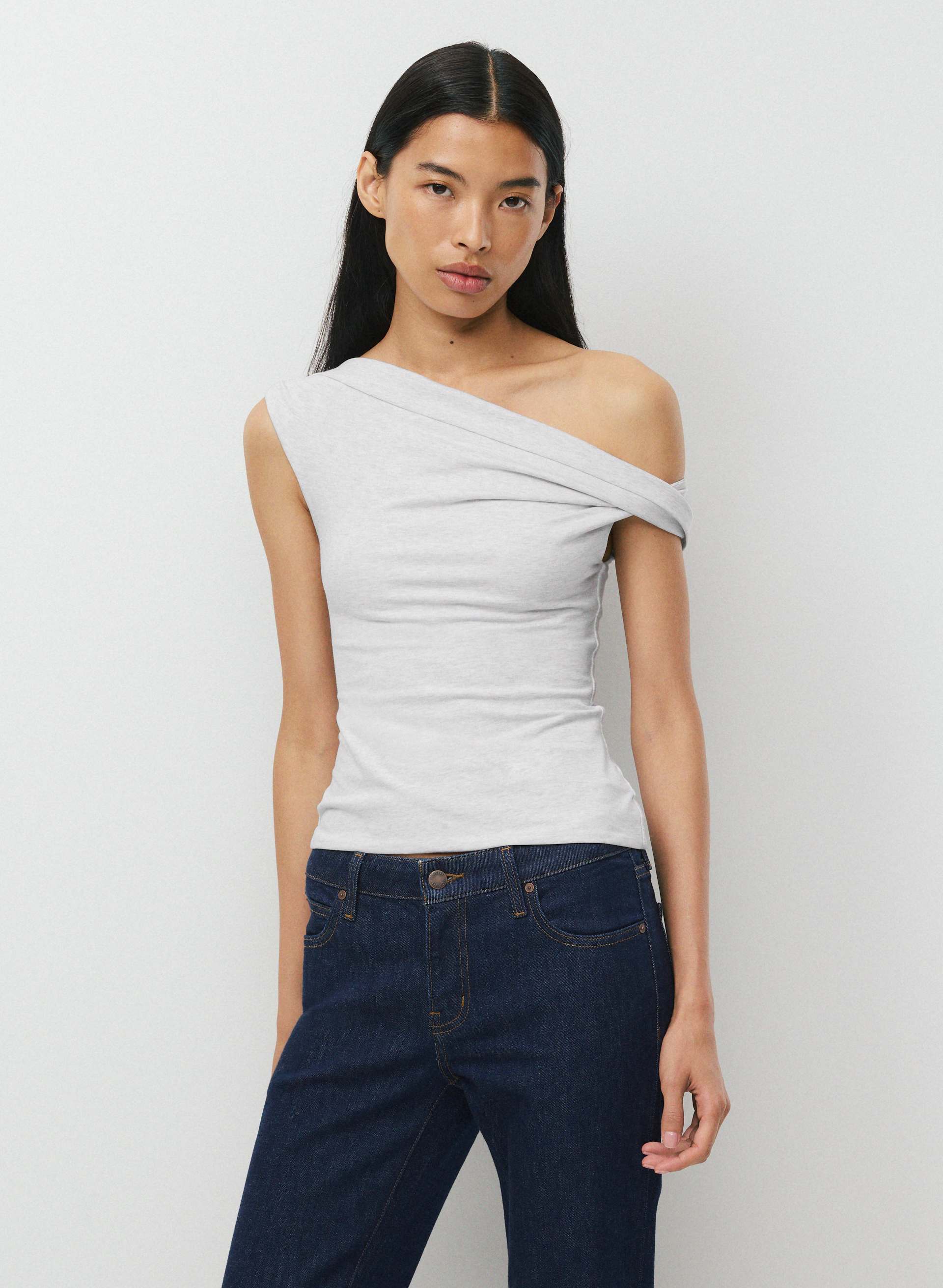 CASUAL CONTOUR RAVISH TOP | Aritzia