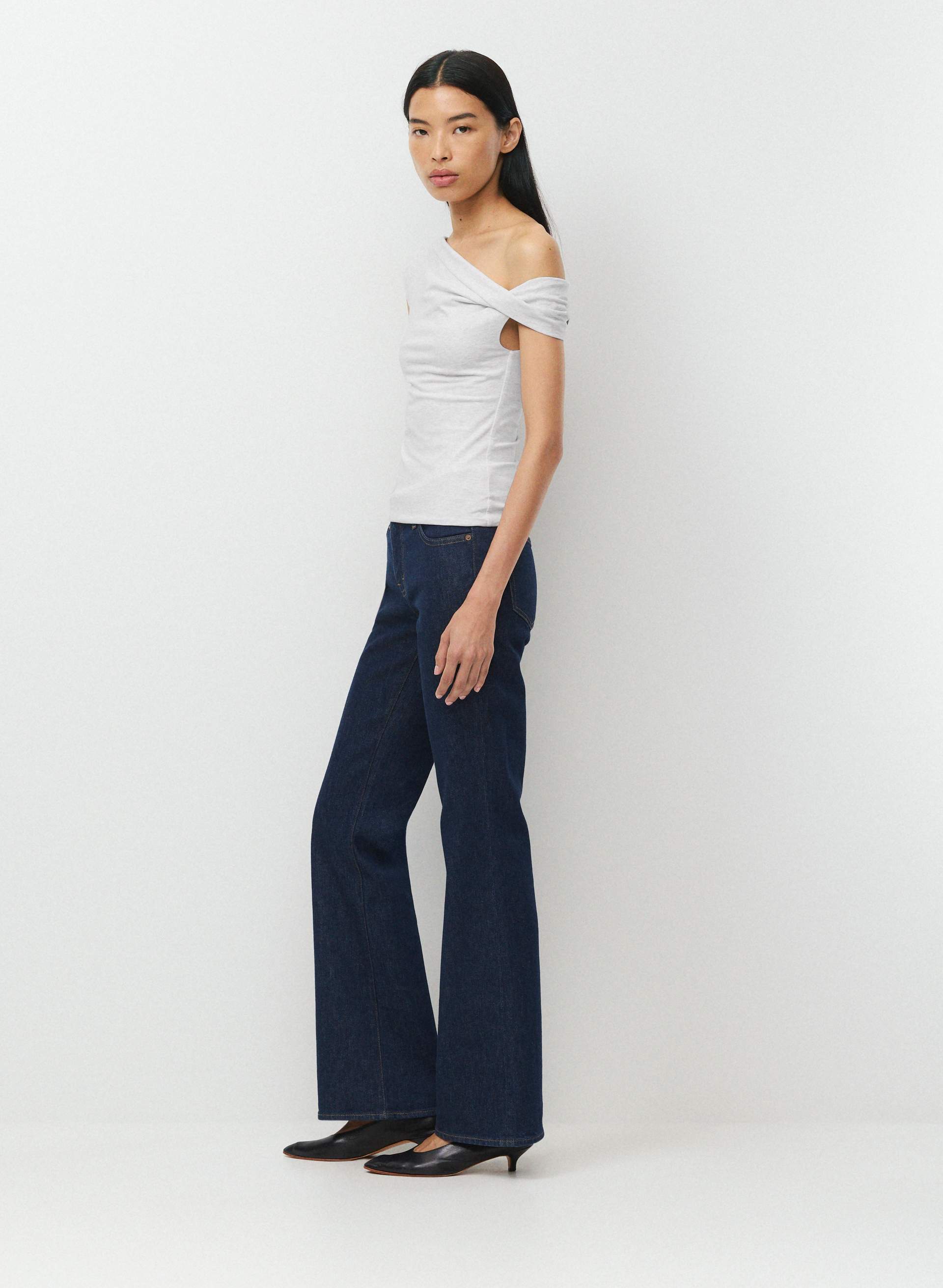 CASUAL CONTOUR RAVISH TOP | Aritzia