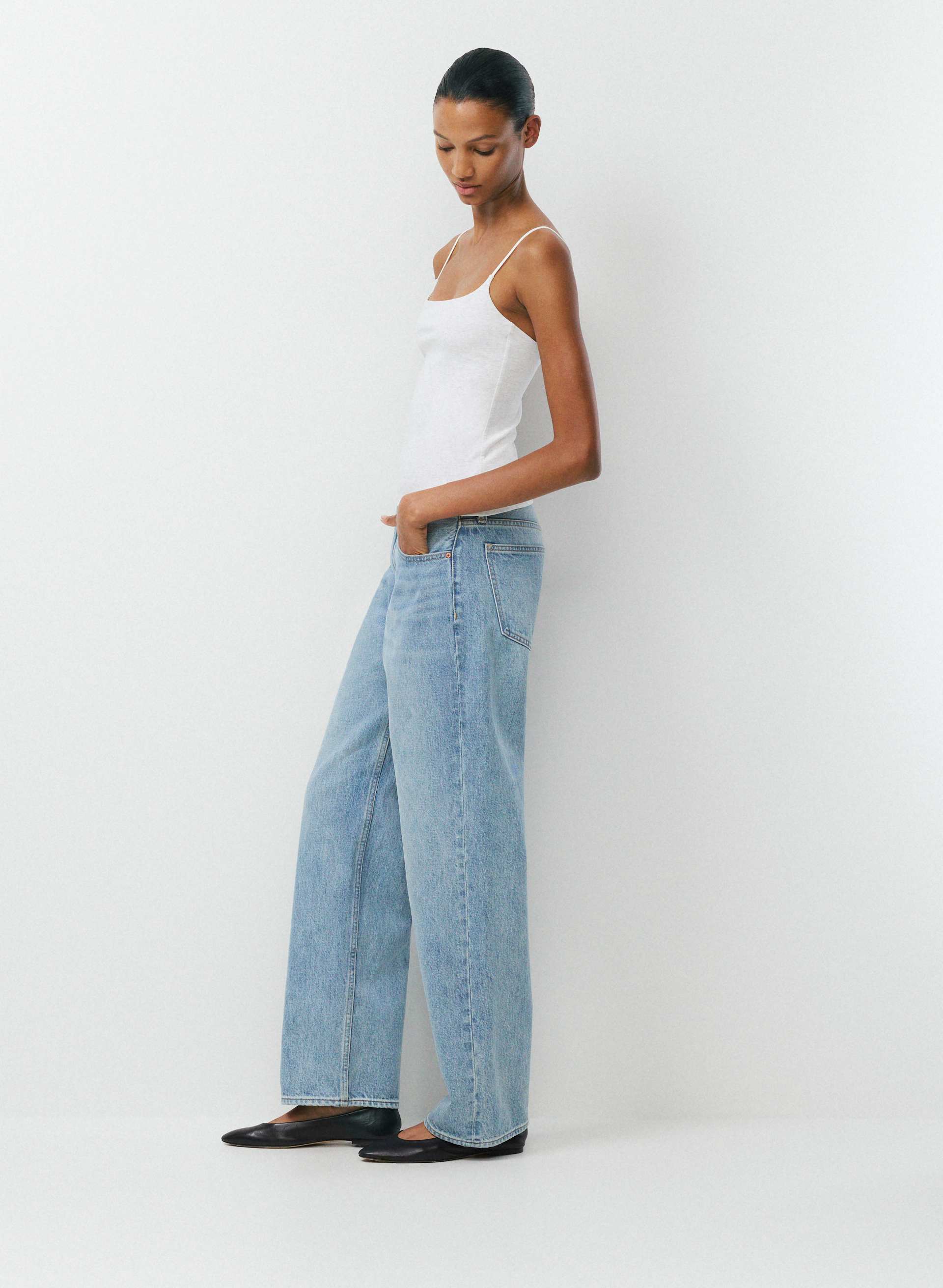 CASUAL CONTOUR PRESENCE CAMI TANK | Aritzia