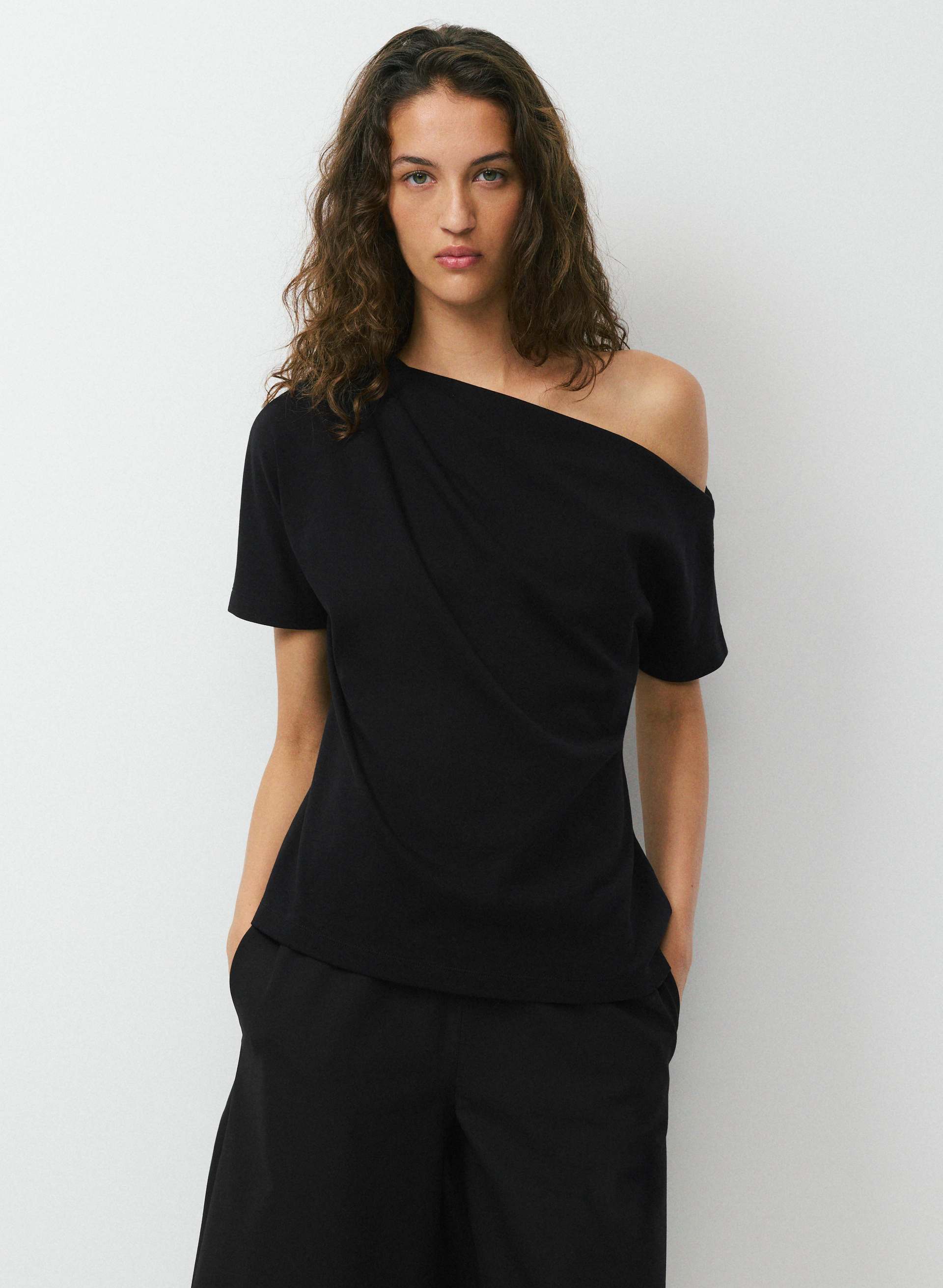 INTERLOCK COTTON SCRIPT TOP | Aritzia