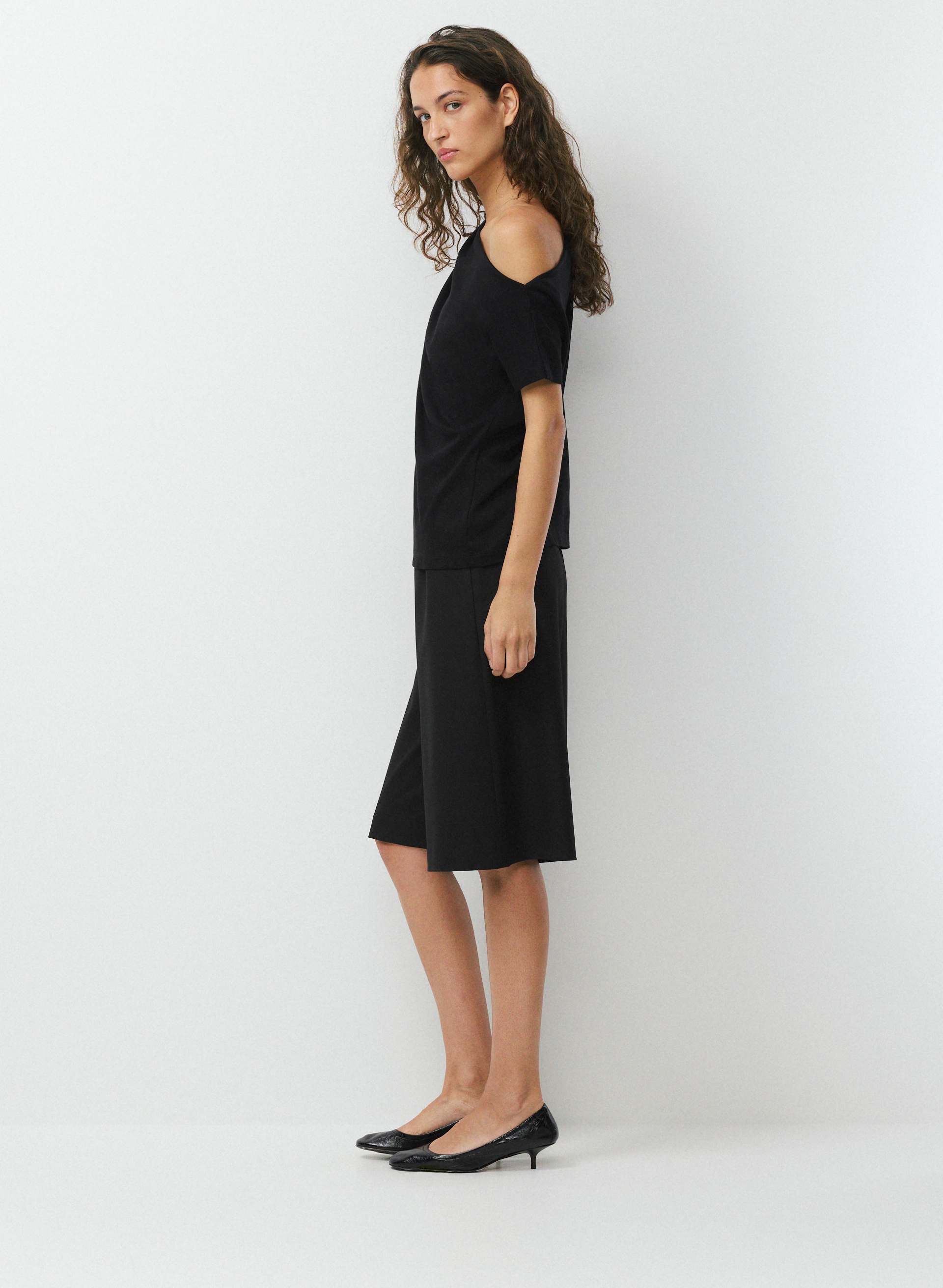 INTERLOCK COTTON SCRIPT TOP | Aritzia