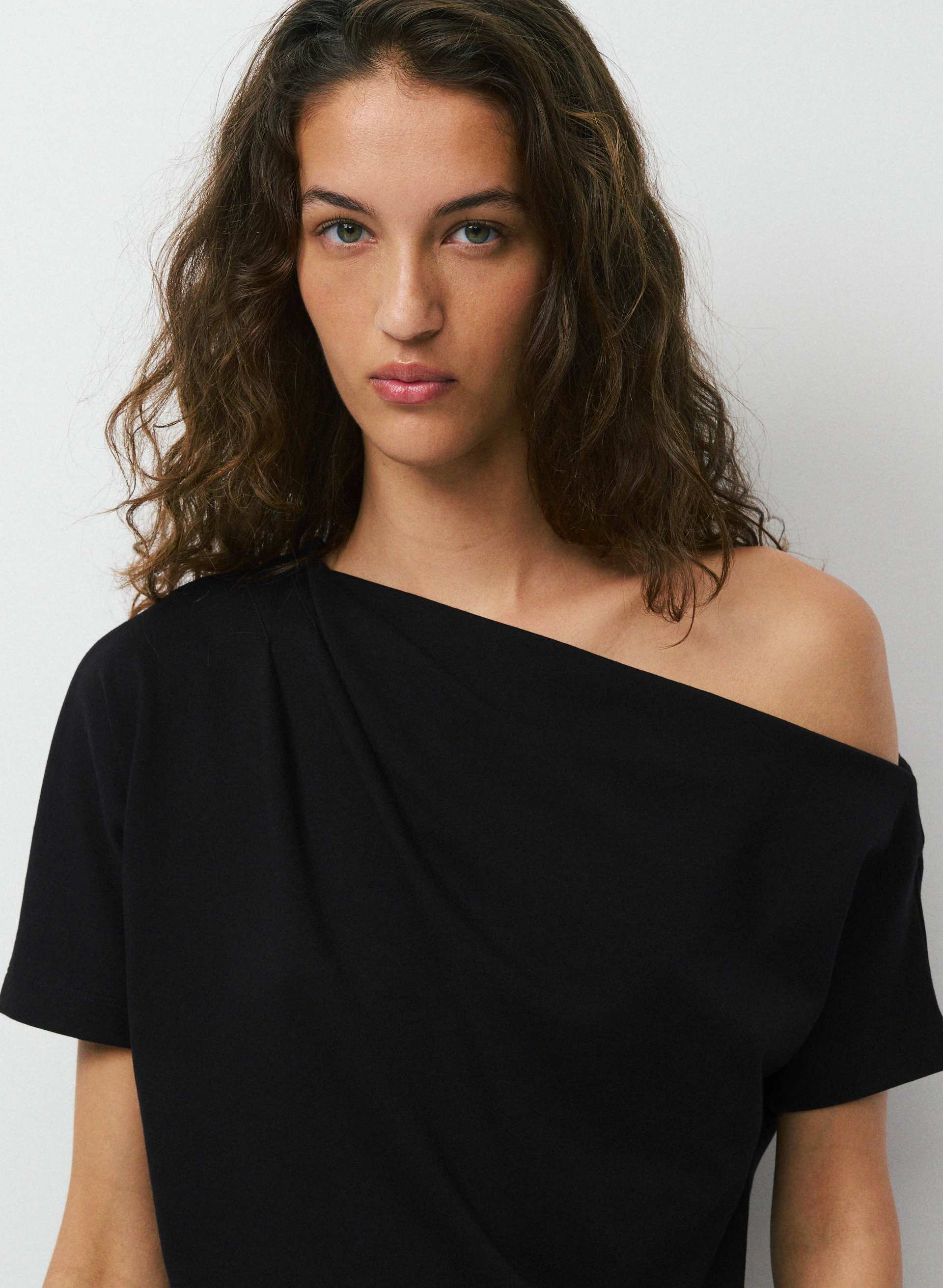 INTERLOCK COTTON SCRIPT TOP | Aritzia