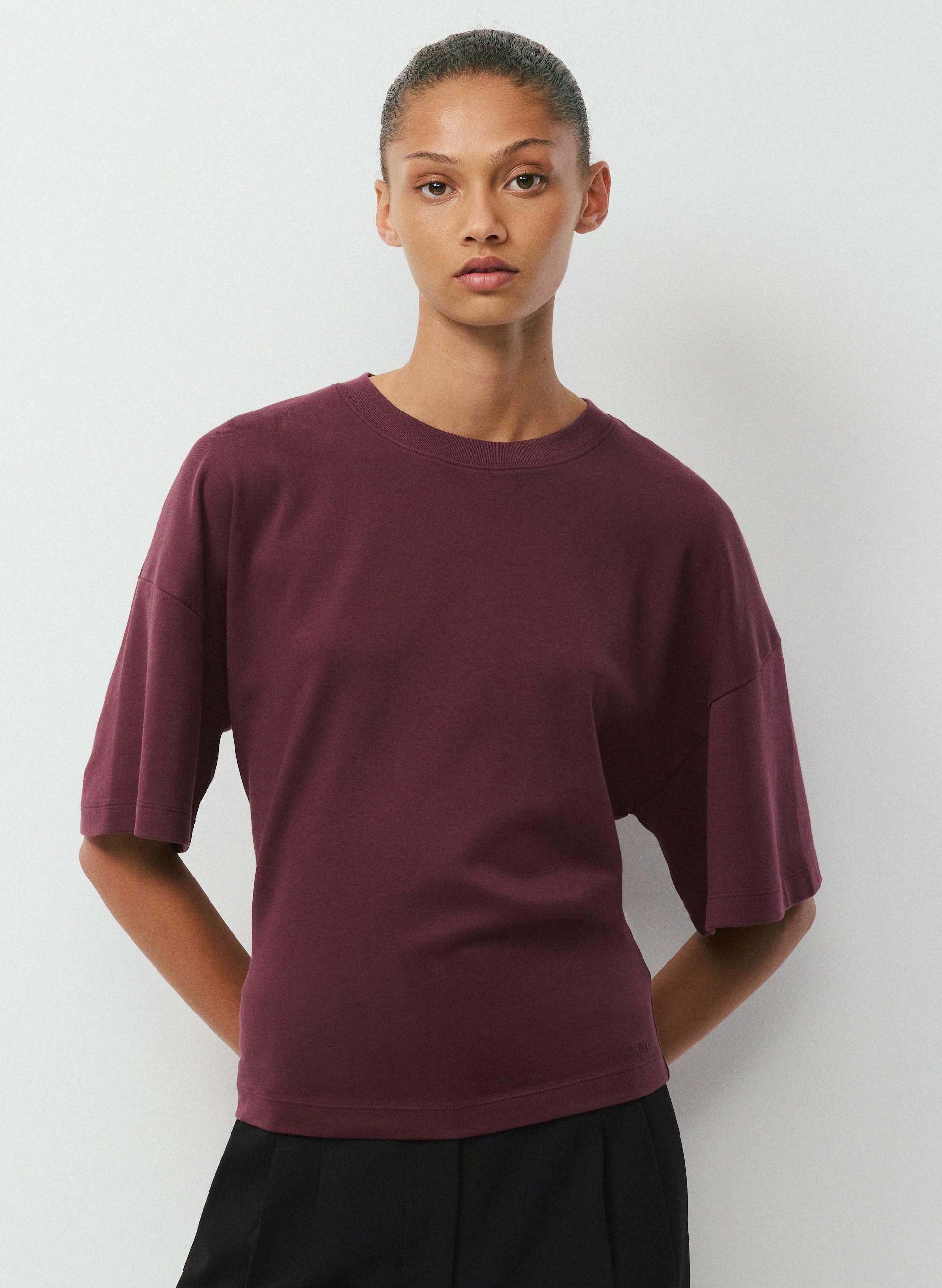 INTERLOCK COTTON BARCLAY T-SHIRT | Aritzia