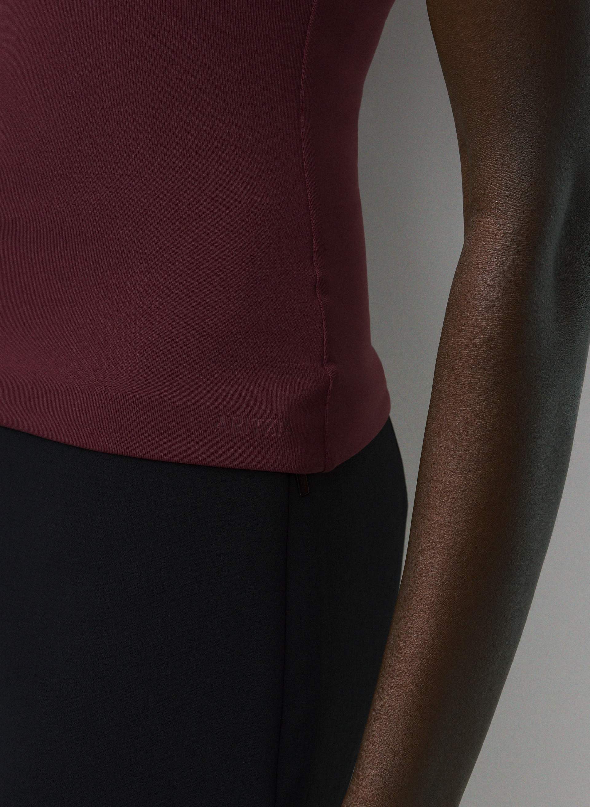 ORIGINAL CONTOUR ENCHANT TOP | Aritzia