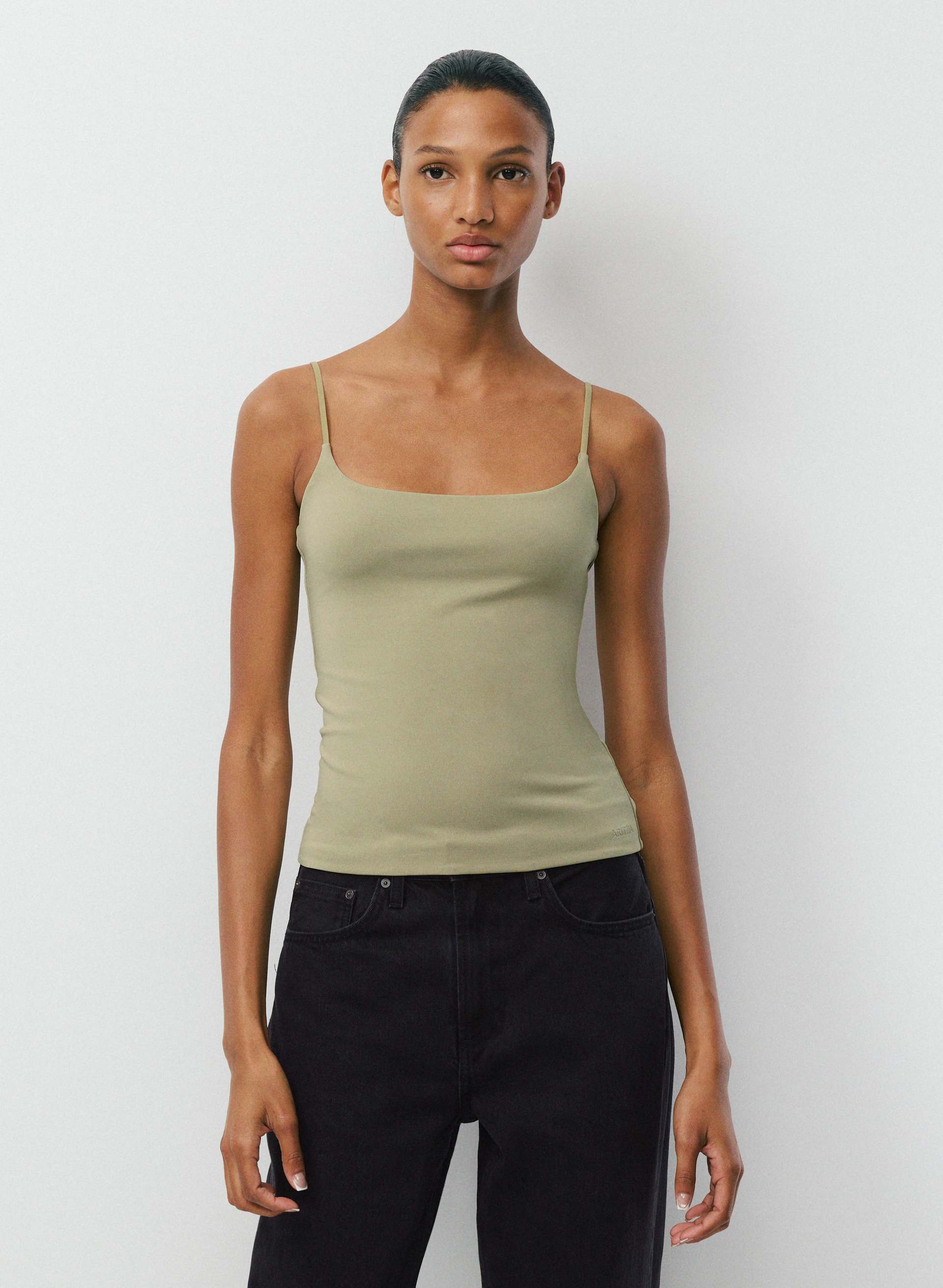 Original Contour Presence Cami Tank | Aritzia US