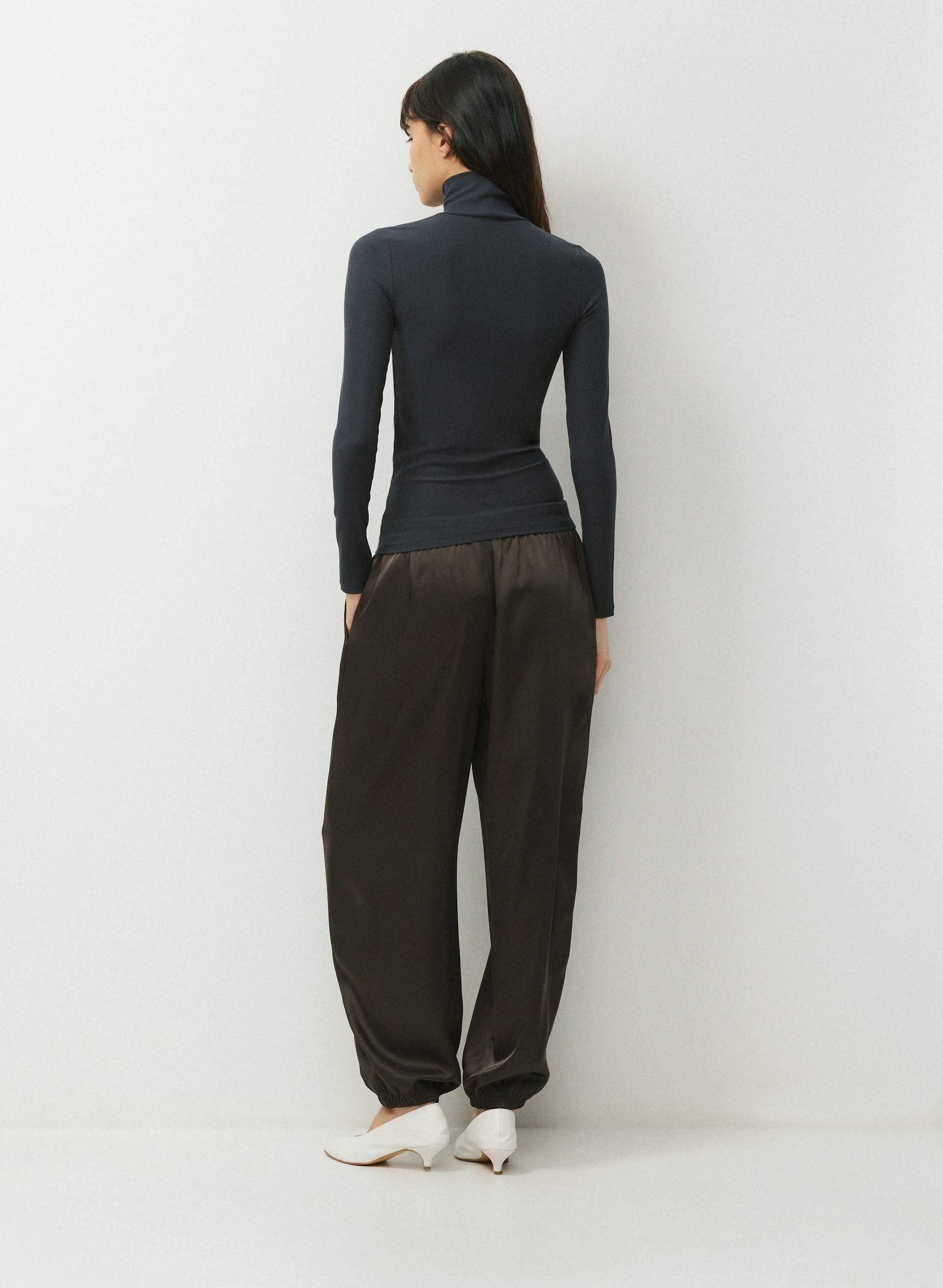ONLY TURTLENECK | Aritzia