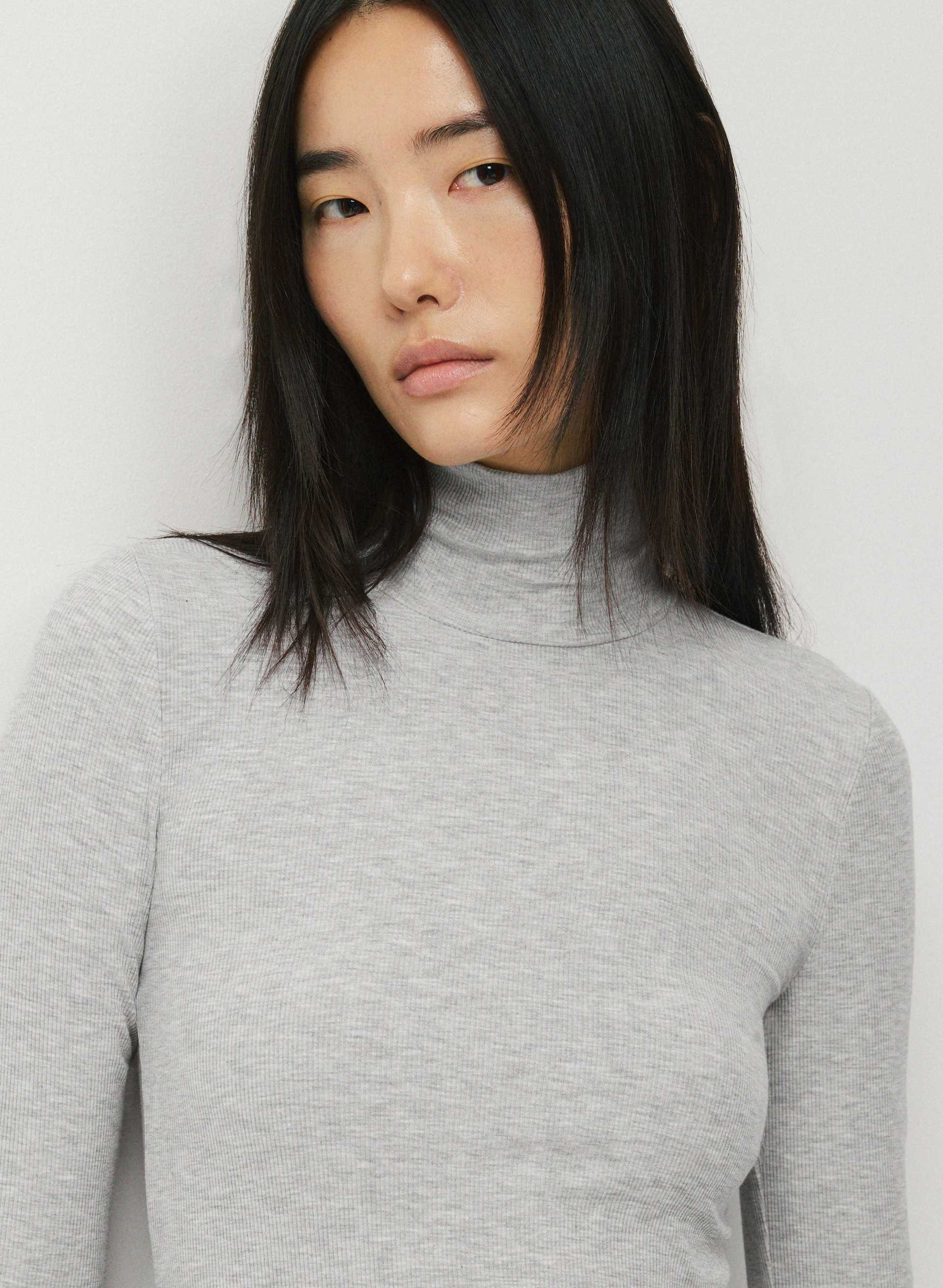 ONLY TURTLENECK | Aritzia