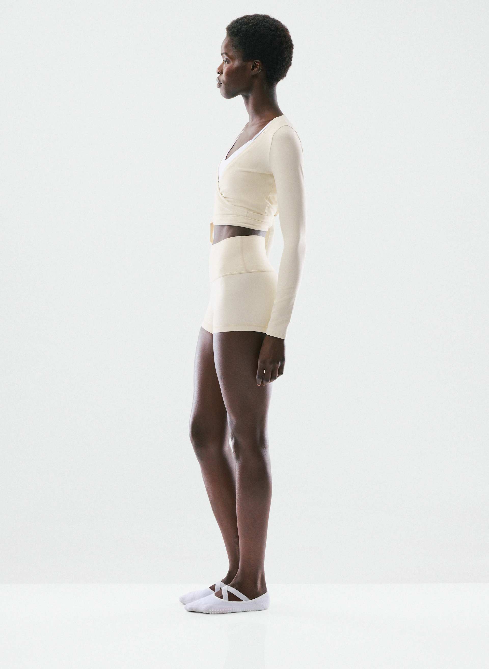 CACHE-CŒUR FOCAL À MANCHES LONGUES - BUTTER | Aritzia