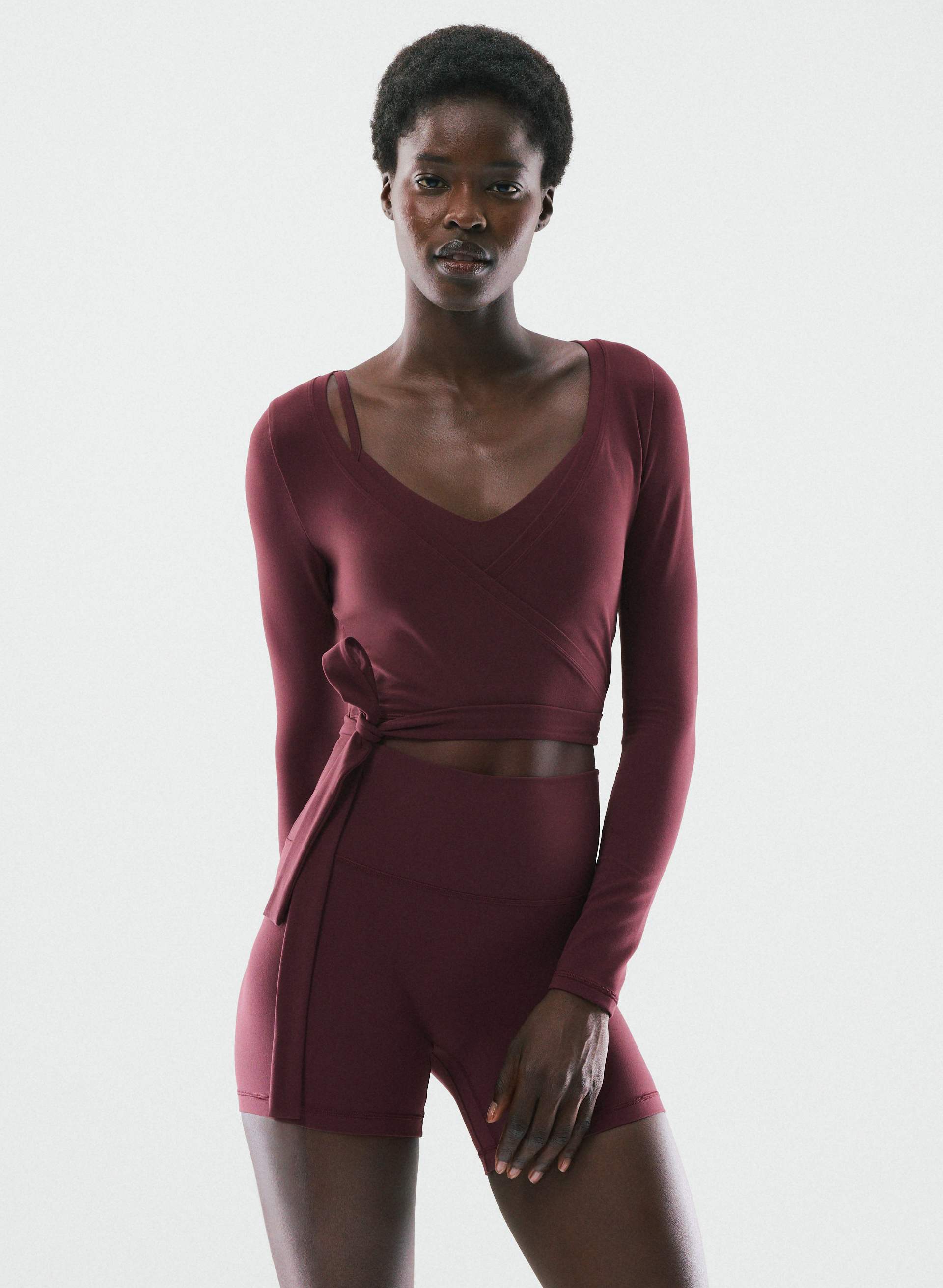 BUTTER FOCAL WRAP LONGSLEEVE | Aritzia
