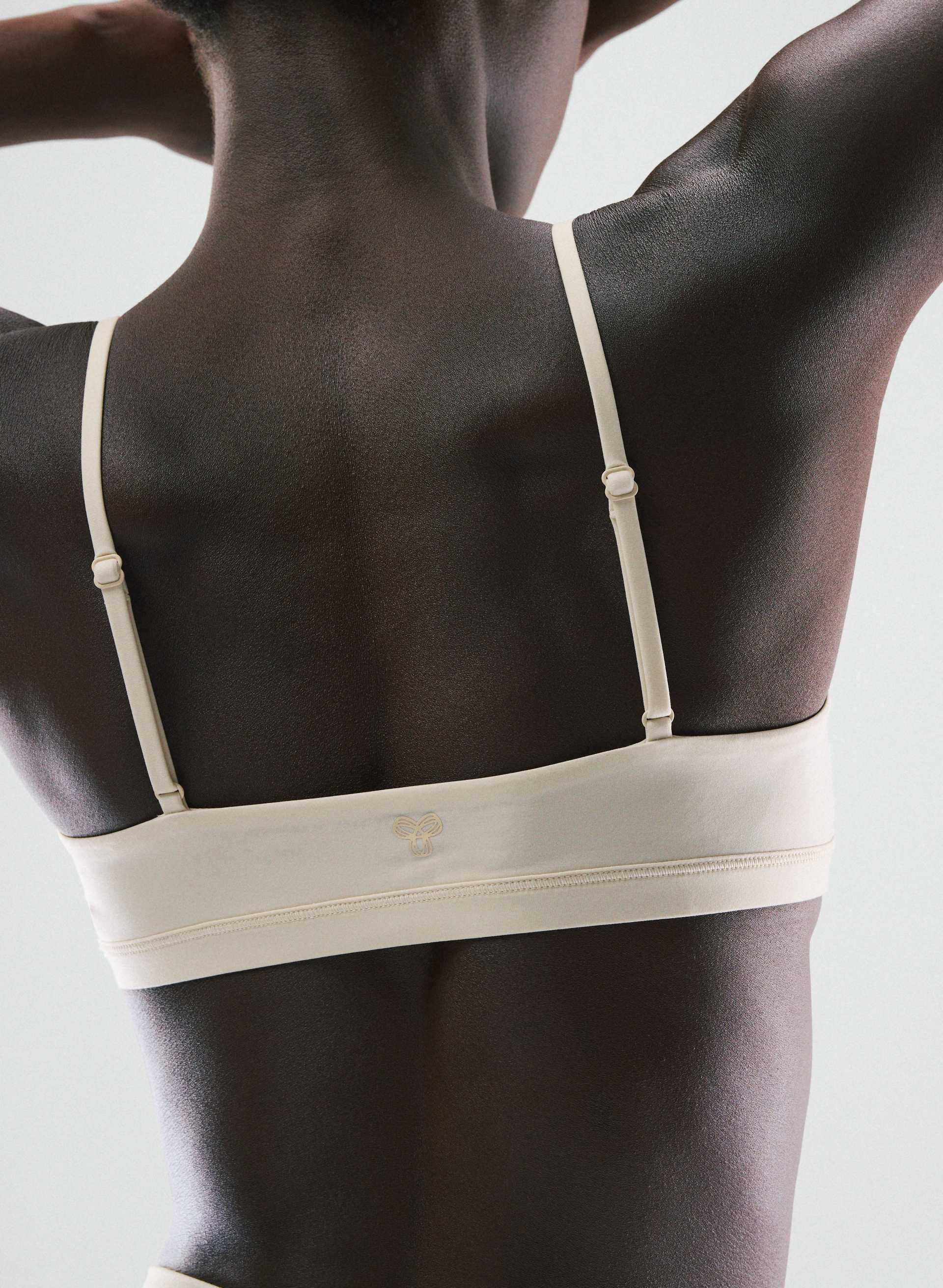 AIRBUTTER™ AURA BRA TOP | Aritzia