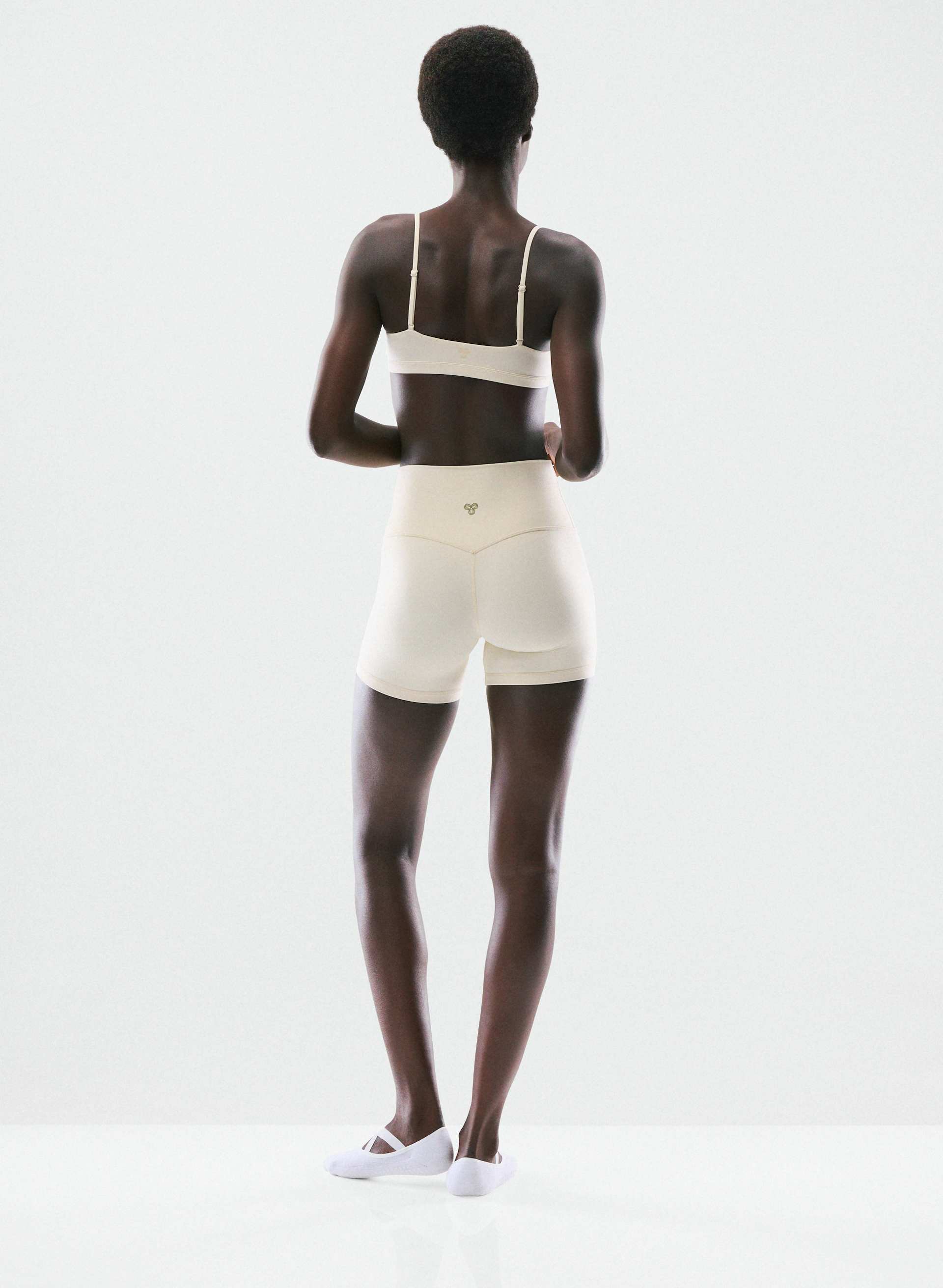 AIRBUTTER™ AURA BRA TOP | Aritzia