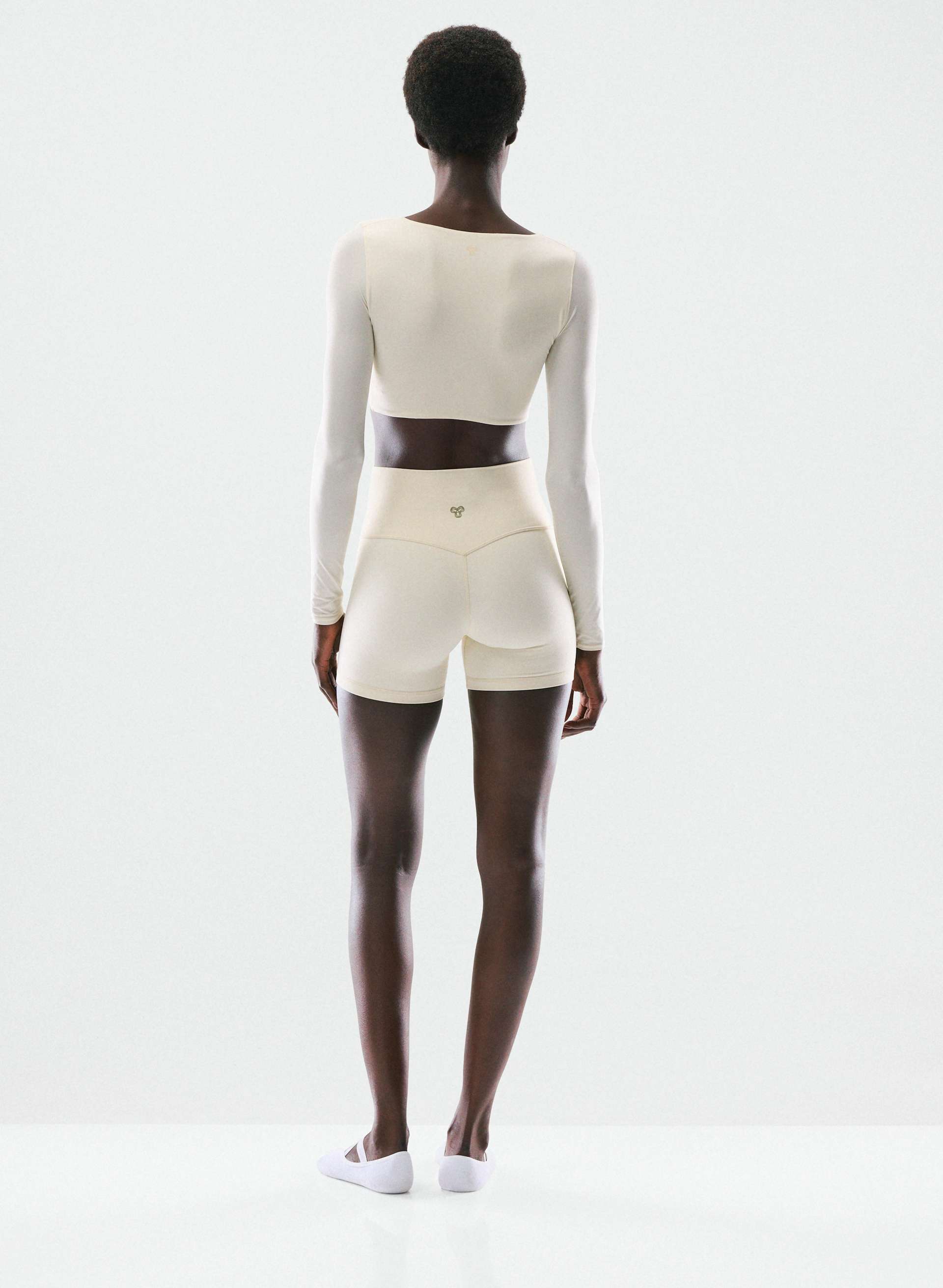 AIRBUTTER™ REPOSE LONGSLEEVE | Aritzia
