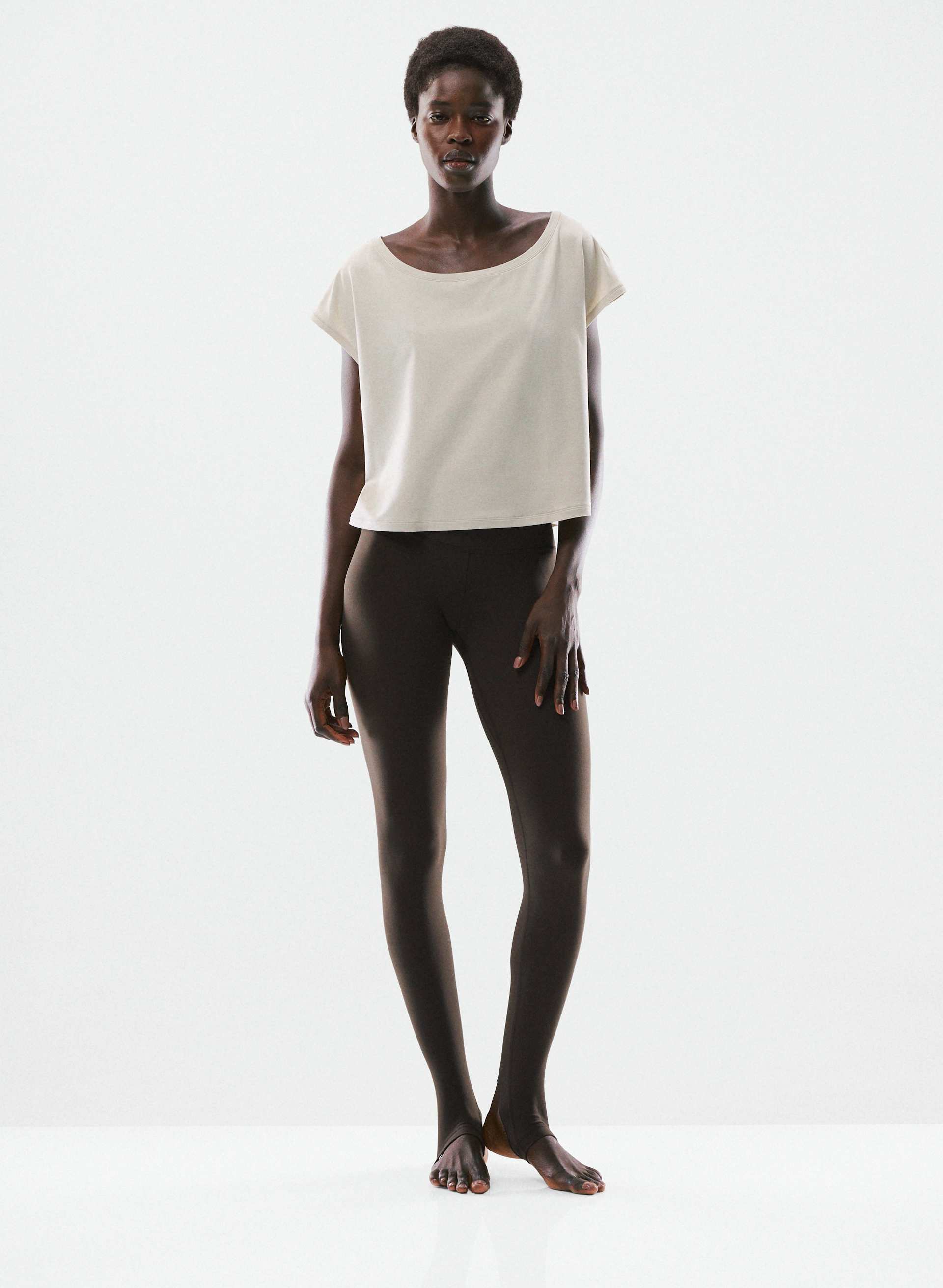 SOFTBOUND™ POSITION T-SHIRT | Aritzia