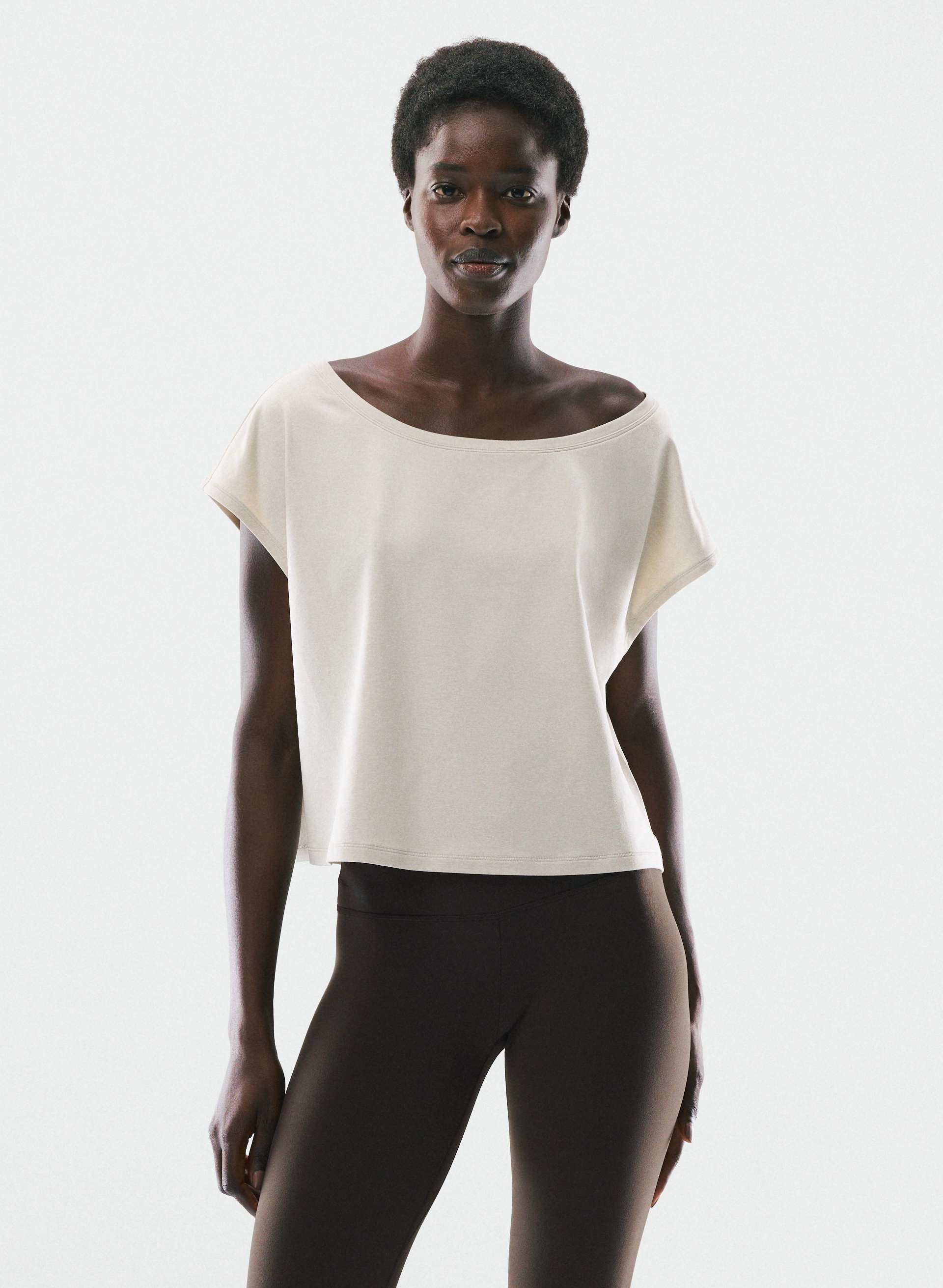SOFTBOUND™ POSITION T-SHIRT | Aritzia