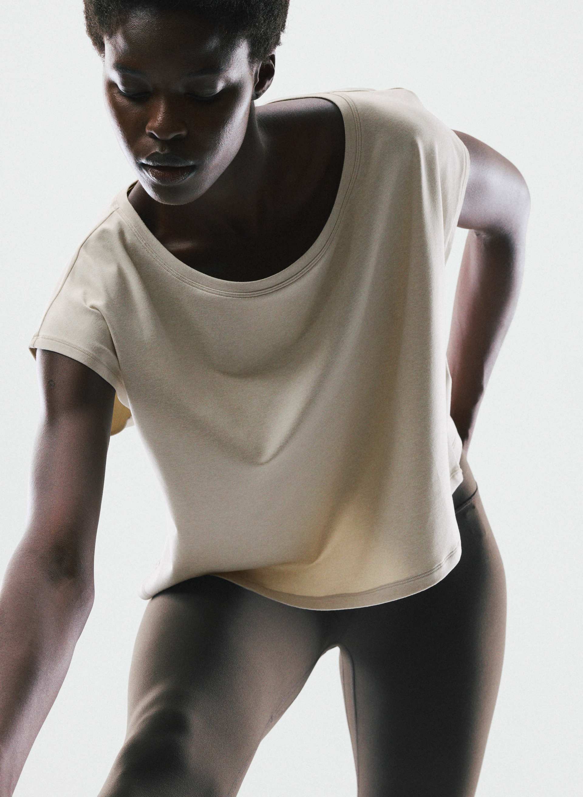 SOFTBOUND™ POSITION T-SHIRT | Aritzia