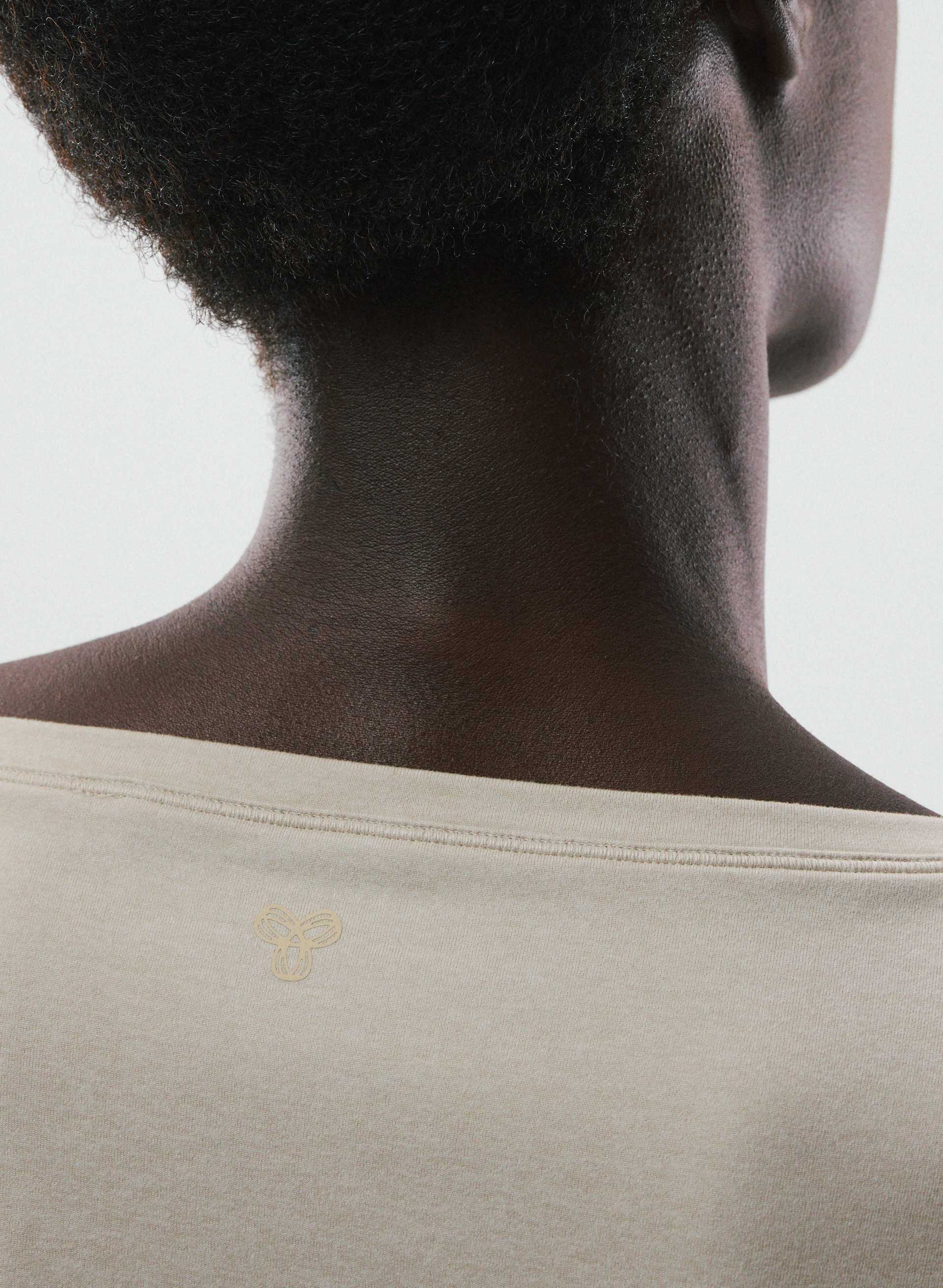 SOFTBOUND™ POSITION T-SHIRT | Aritzia