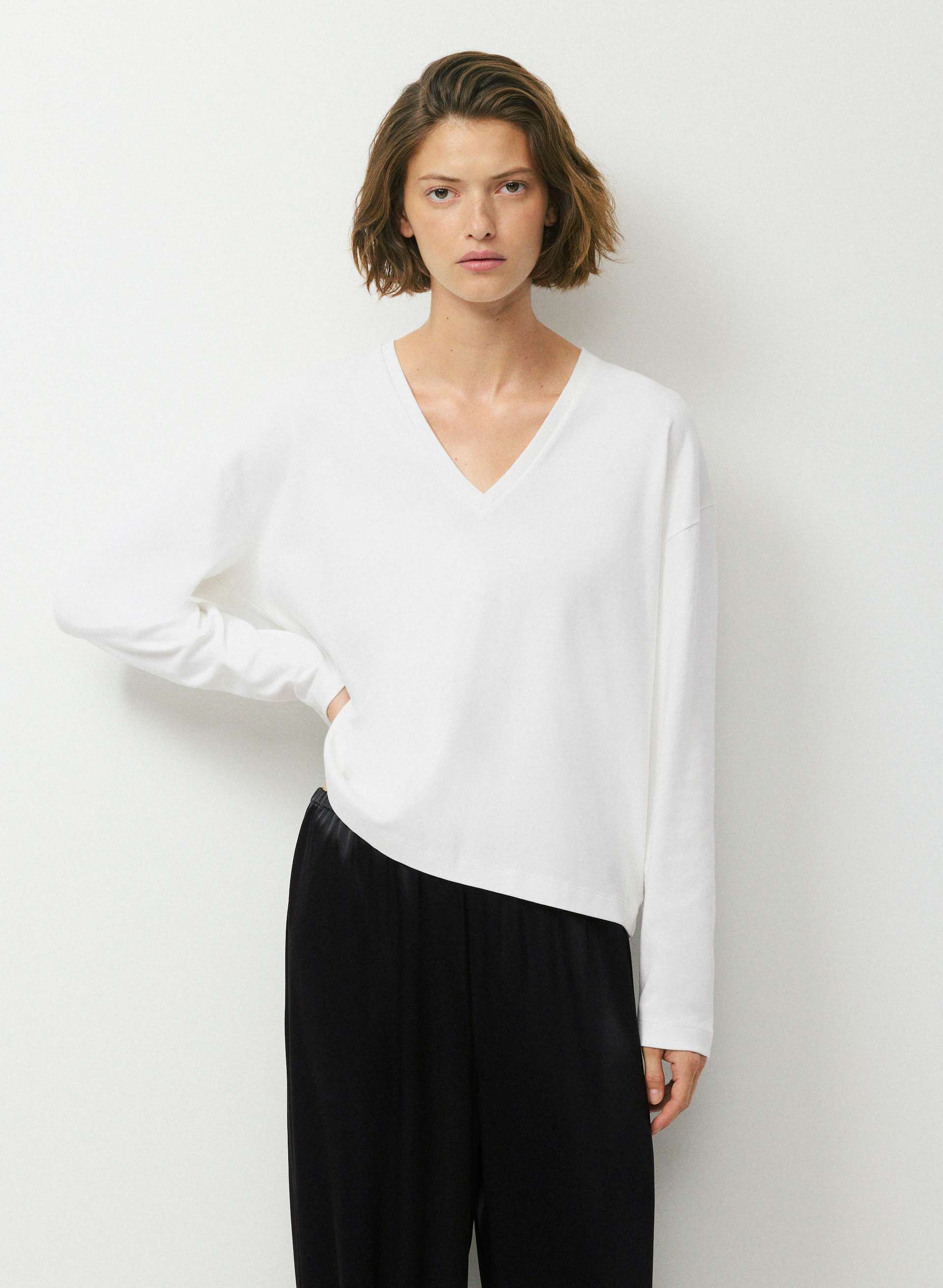 INTERLOCK COTTON MOBILE LONGSLEEVE | Aritzia